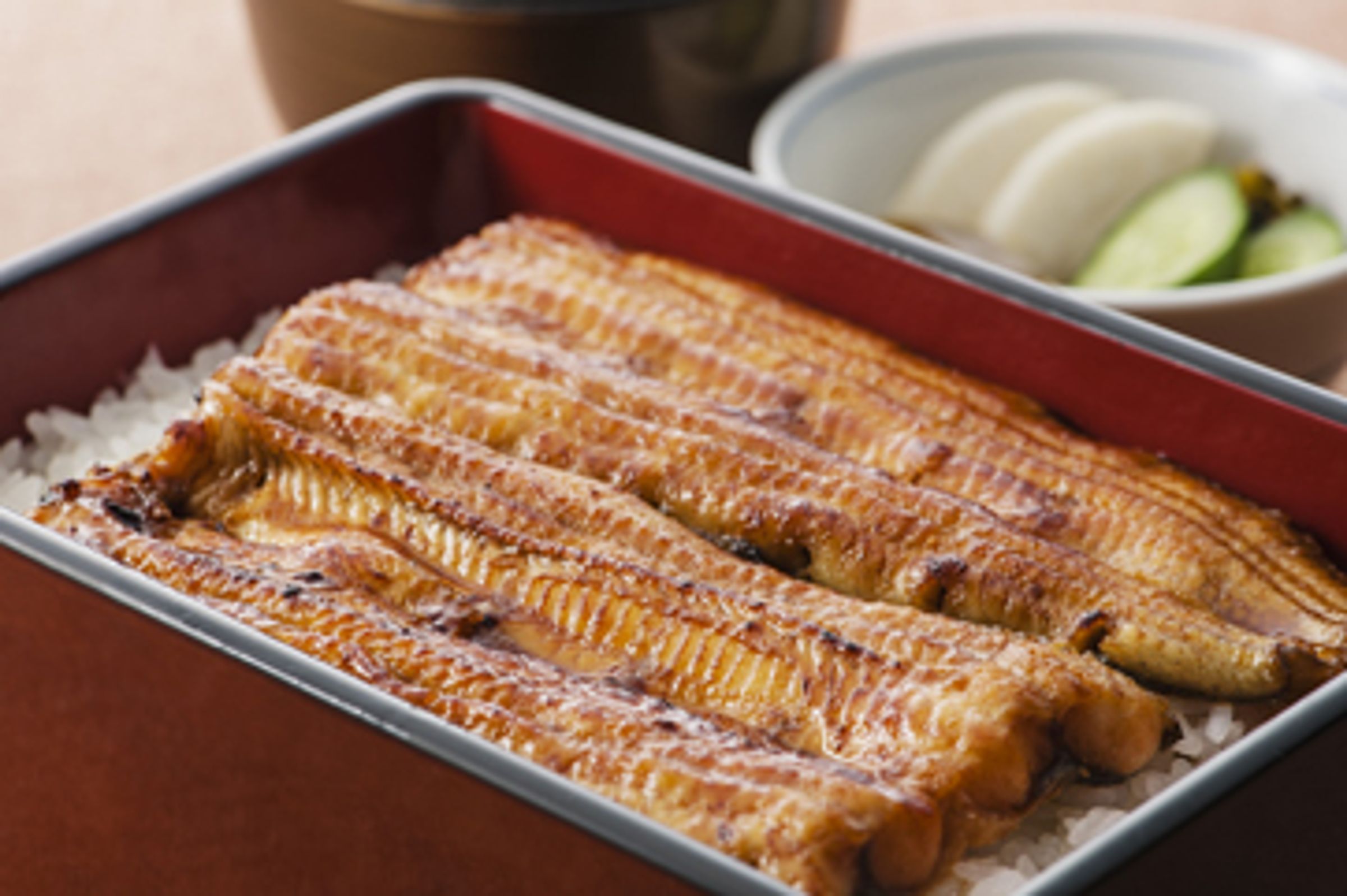 日本知名鰻魚飯店家驚傳食物中毒案。(翻攝橫濱市京急百貨官網)