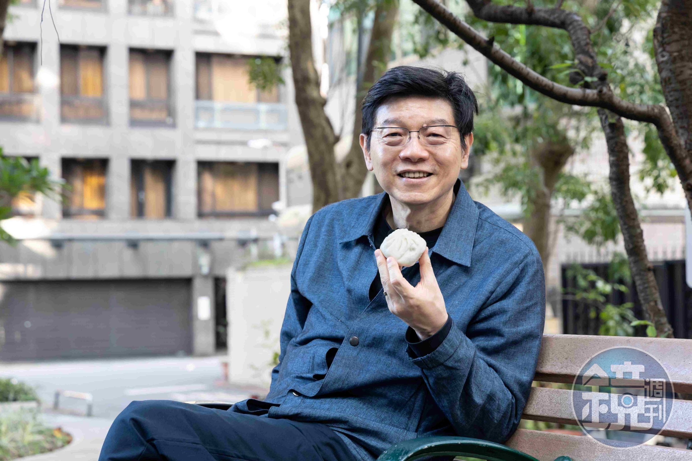已出版兩本《裴社長廚房手記》的裴偉，現在正走遍全台，籌備以小吃為主題的第三本美食書。