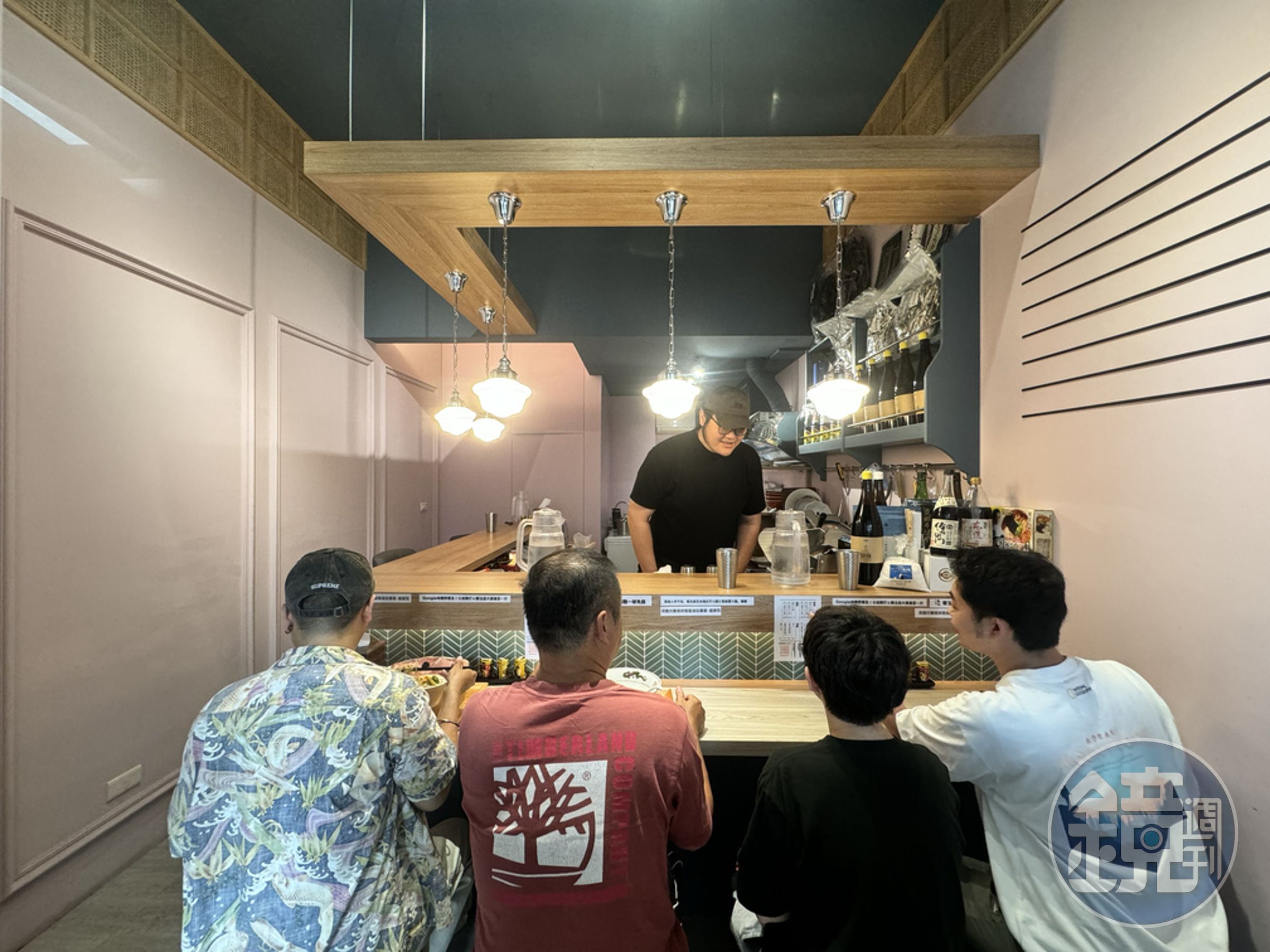 小費客氣的說，總是經營小店面是因為想「試水溫」看看水雞系拉麵在台灣的接受度。
