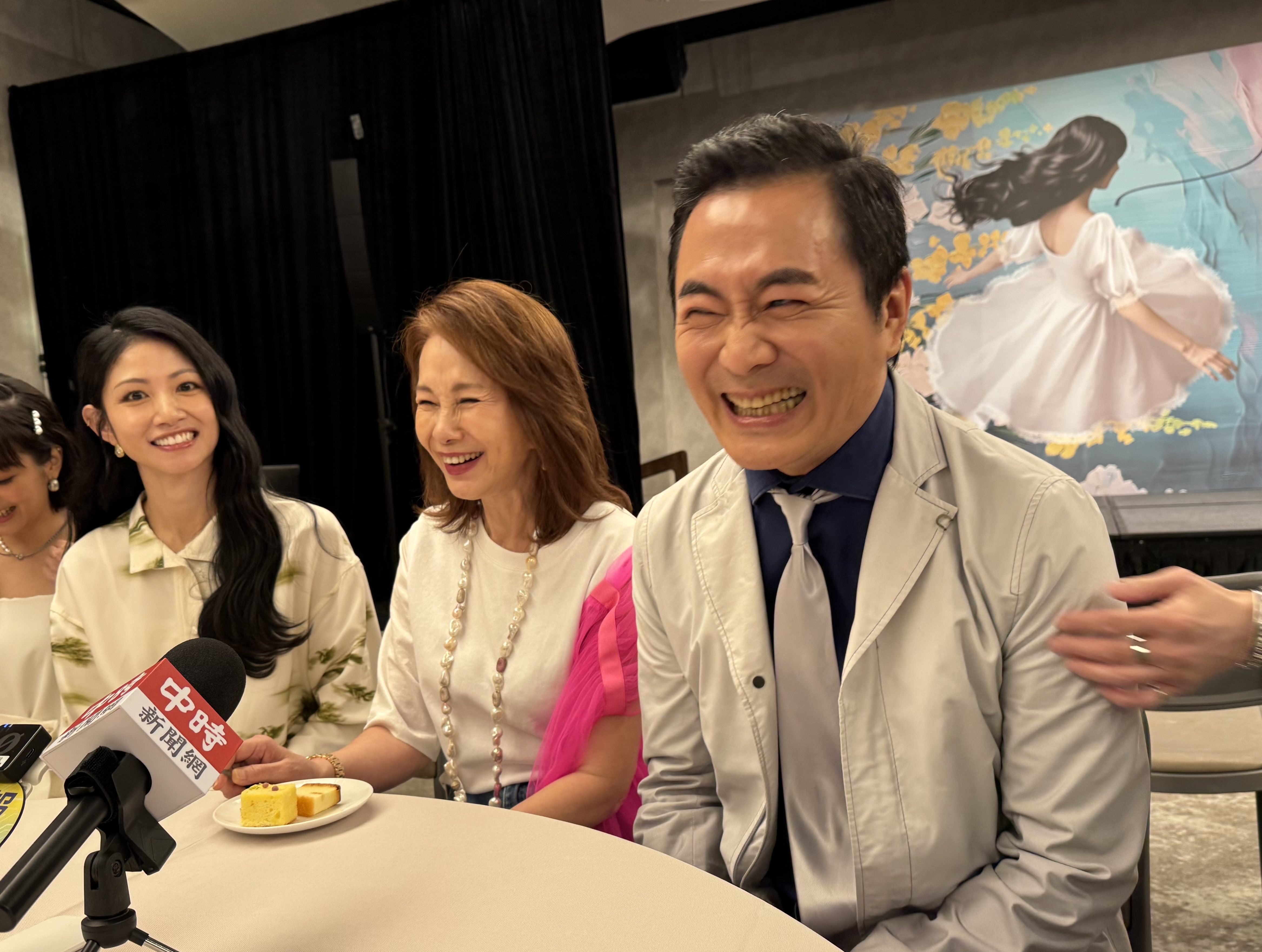 童星出身的湯志偉是在坐唯一和瓊瑤女士合作過的演員。
