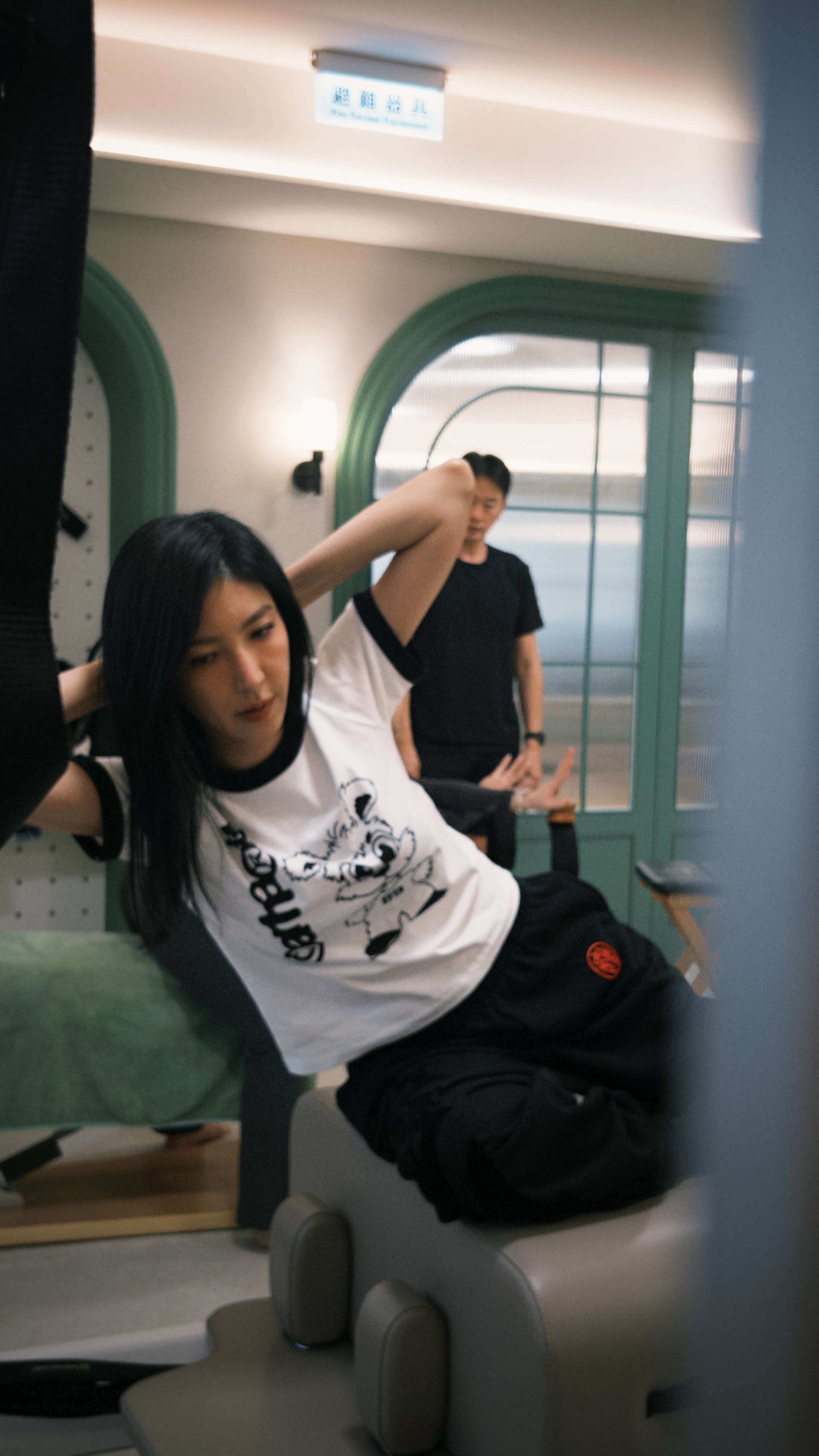 楊謹華享受器械皮拉提斯課程。(虎鐵健身 X 器械皮拉提斯 提供)