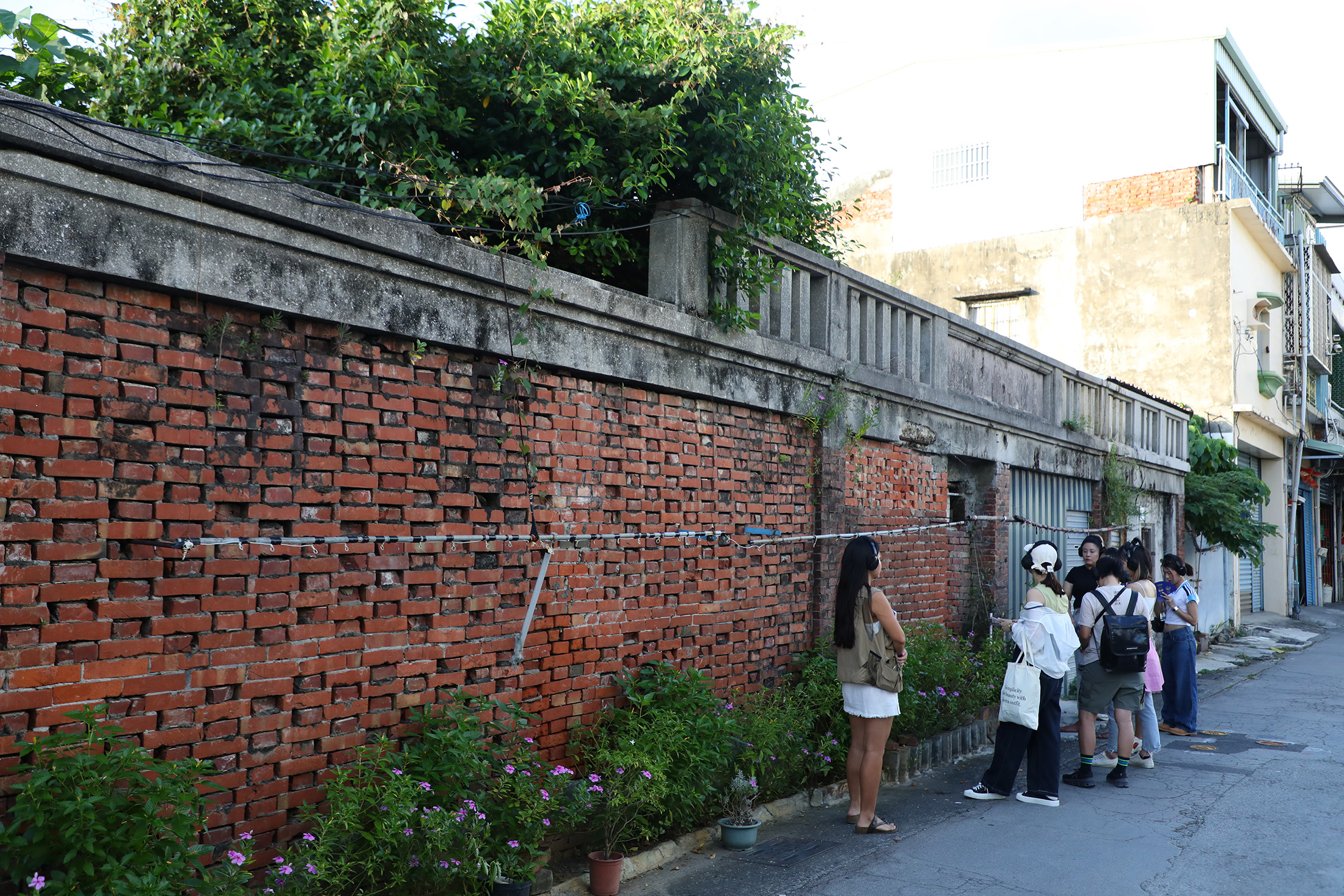 「共聲島 戀の時光町」帶領遊客走訪恆春鎮上的老建築，聆聽5段動人的故事。
