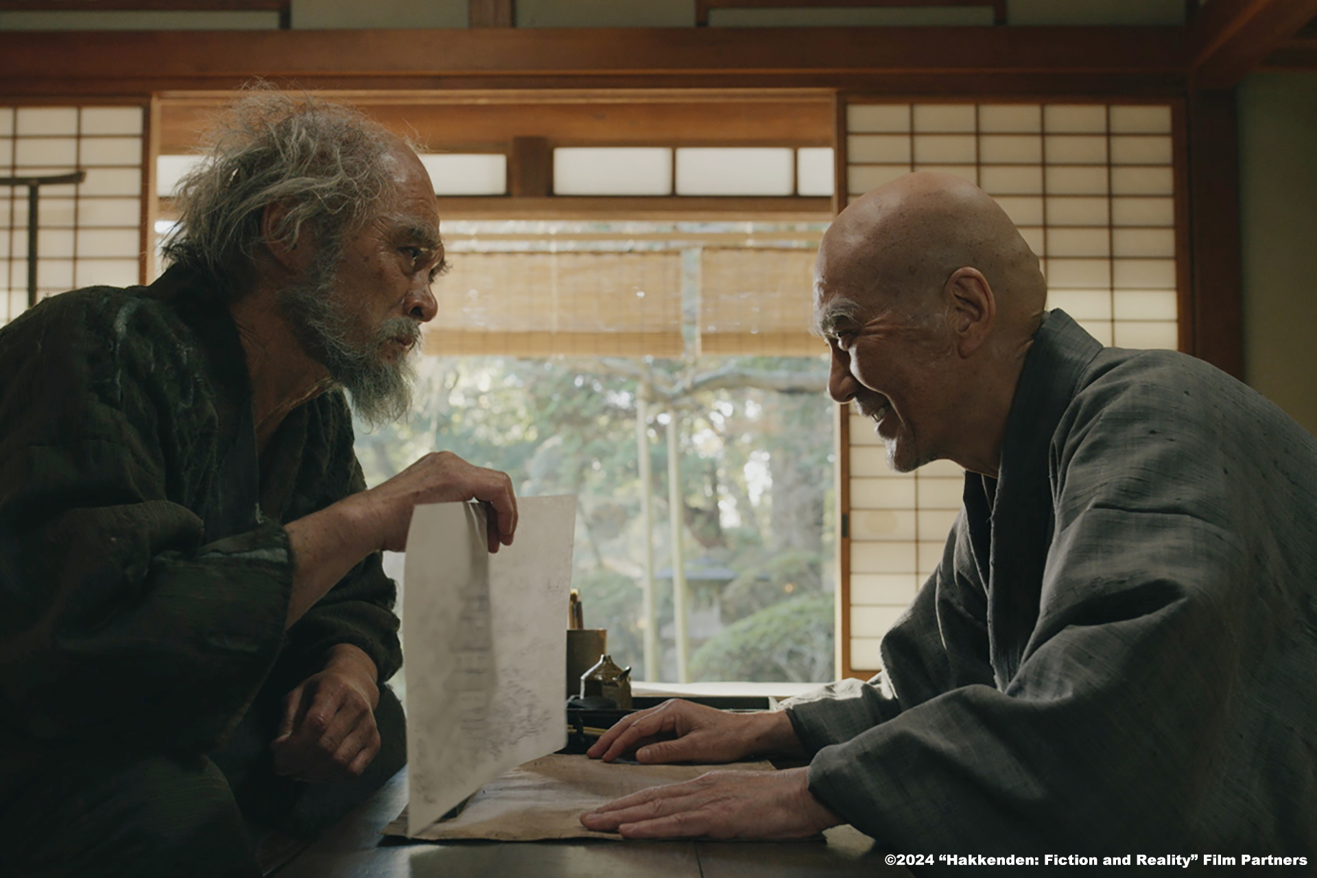 役所廣司（右）與內野聖陽在主演新片《八犬傳》分別飾演江戶時代作家曲亭馬琴與浮世繪大師葛飾北齋。（原創娛樂提供）