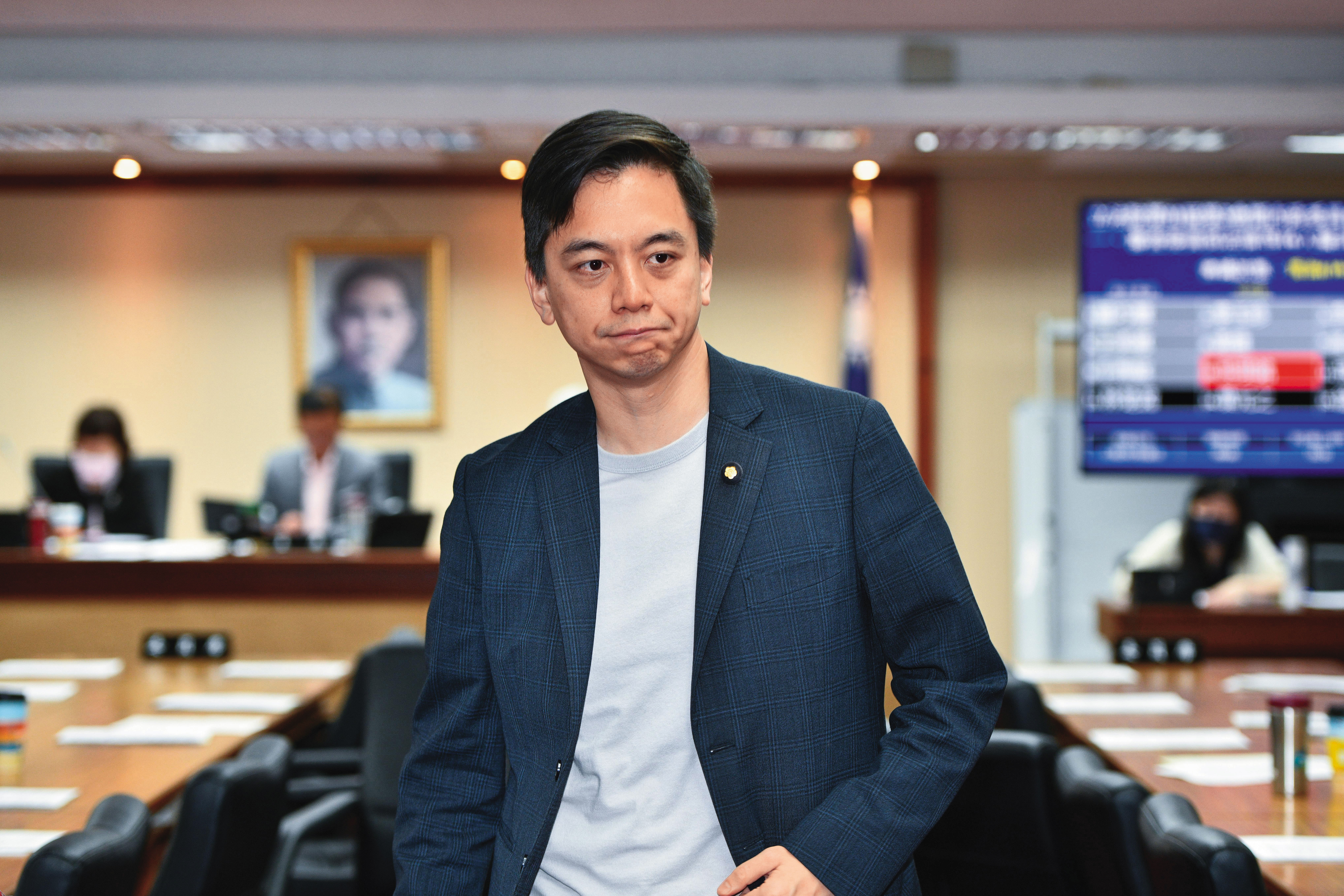 國民黨立委牛煦庭（圖）被爆近1年來5度找經濟部官員關切太流公司登記案問題，恐再掀SOGO百貨經營權之爭。（鏡報李智為）