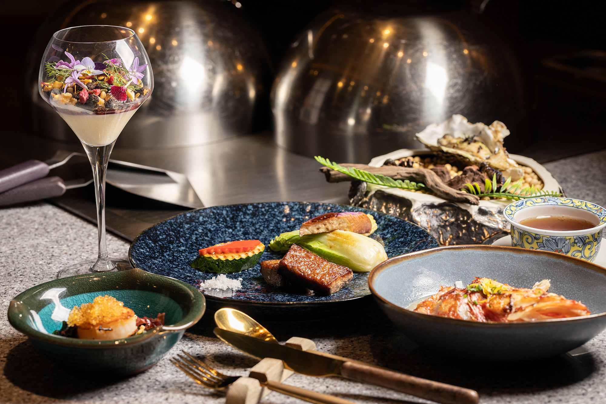 2023年底在高雄苓雅區開幕的「Me我鐵板私廚」，以豐盛多樣的海陸食材，虜獲一票鐵板燒愛好者的胃。