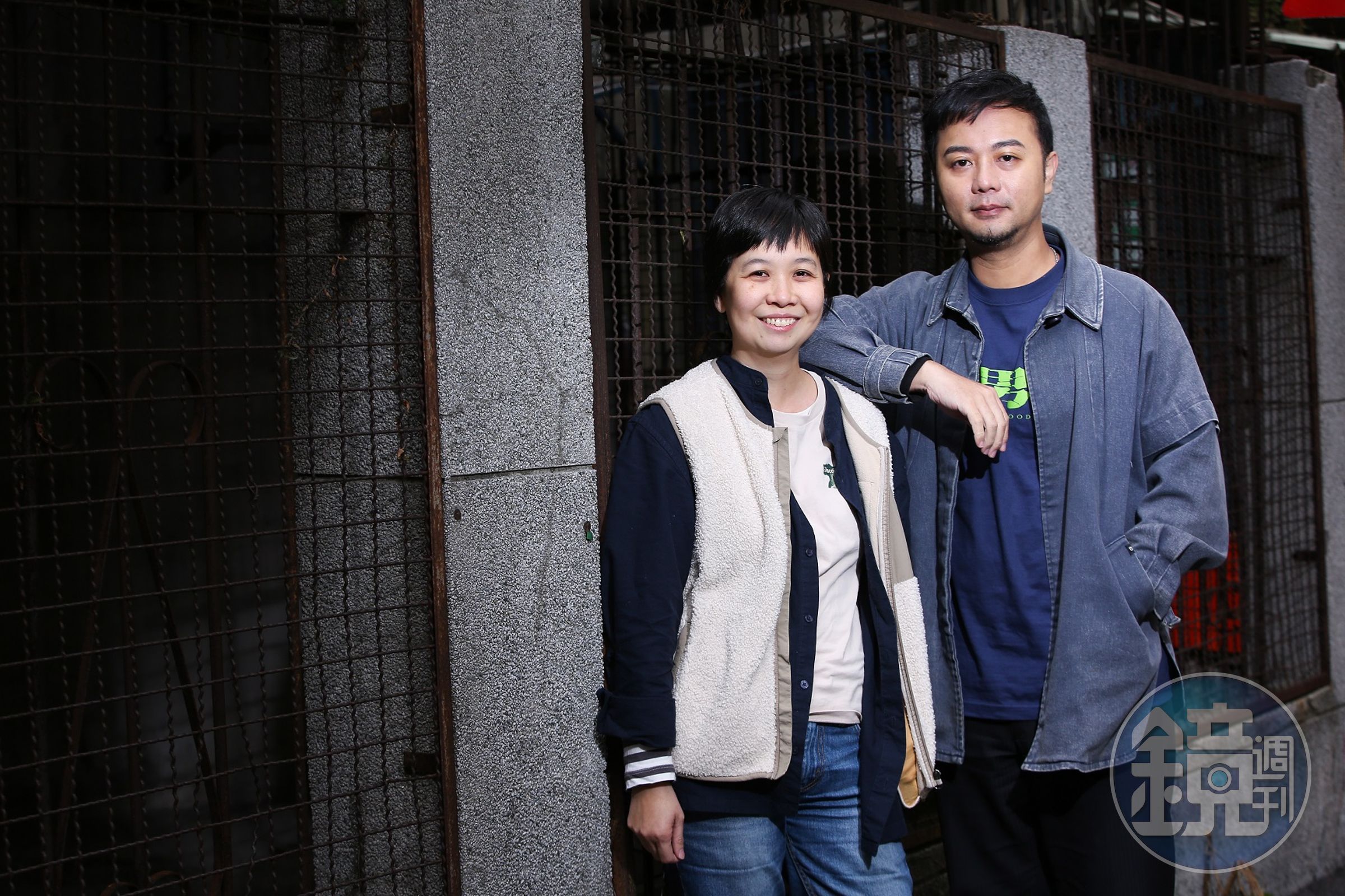 導演游智涵(右)與製片謝君堯(左)攜手合作,統合各方資源拍片。