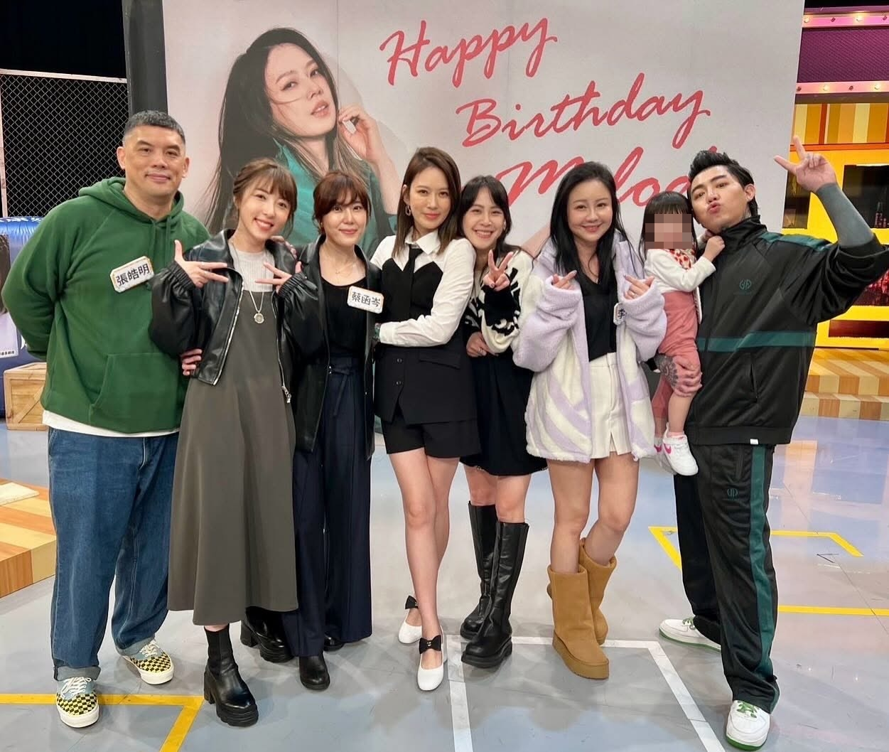 蔡頤榛（五熊）在臉書貼出《終極一班》大合照。（圖／翻攝自蔡頤榛臉書）