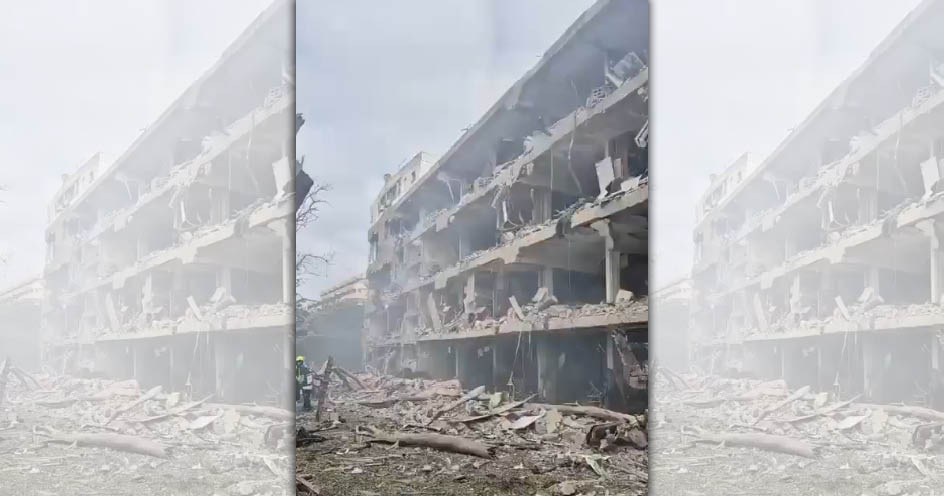 伊朗射近30枚飛彈轟炸以色列。（翻攝自X）