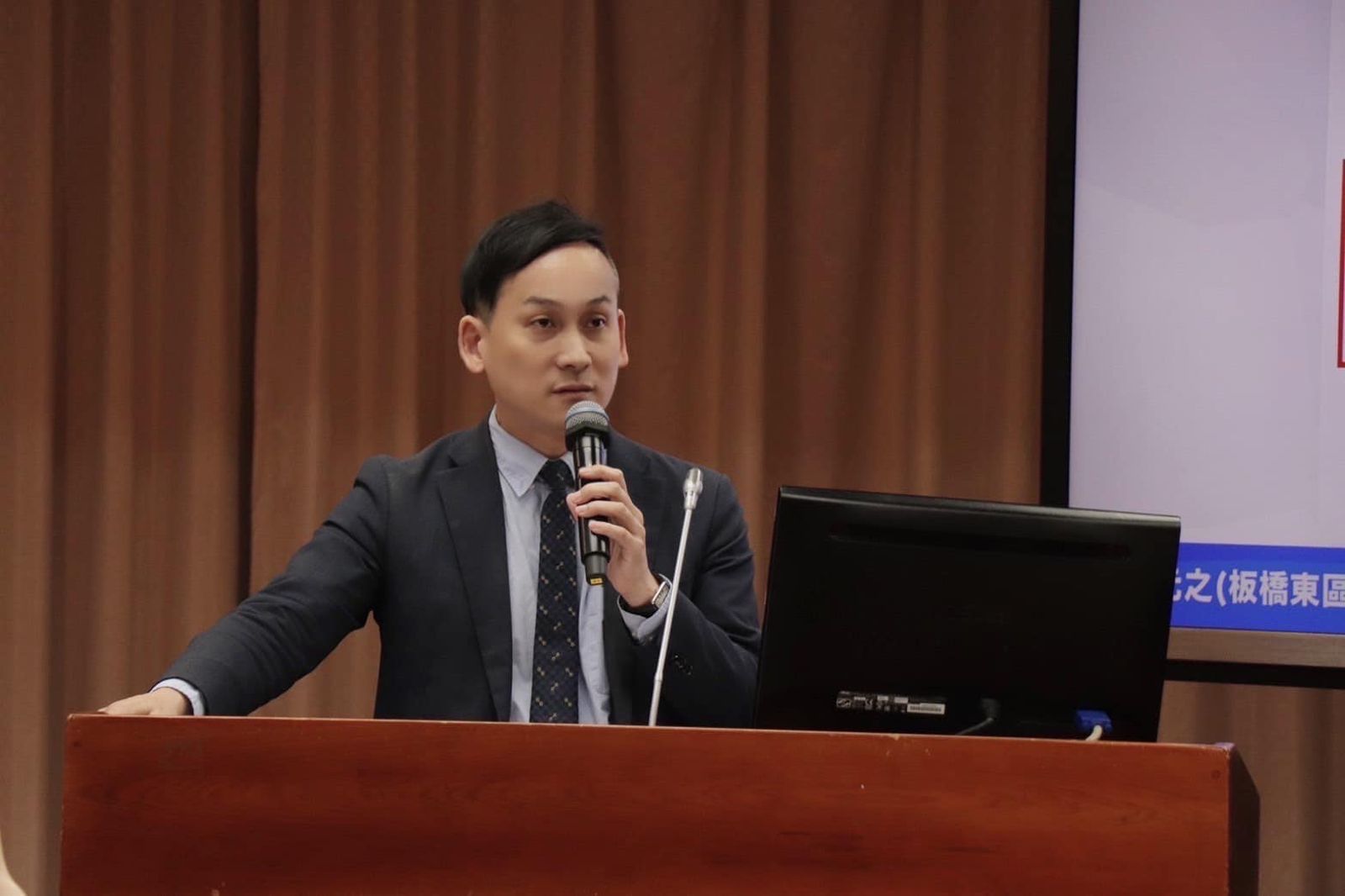 立委葉元之國會辦公室遭勞檢時，人不在辦公室。（翻攝自葉元之臉書）