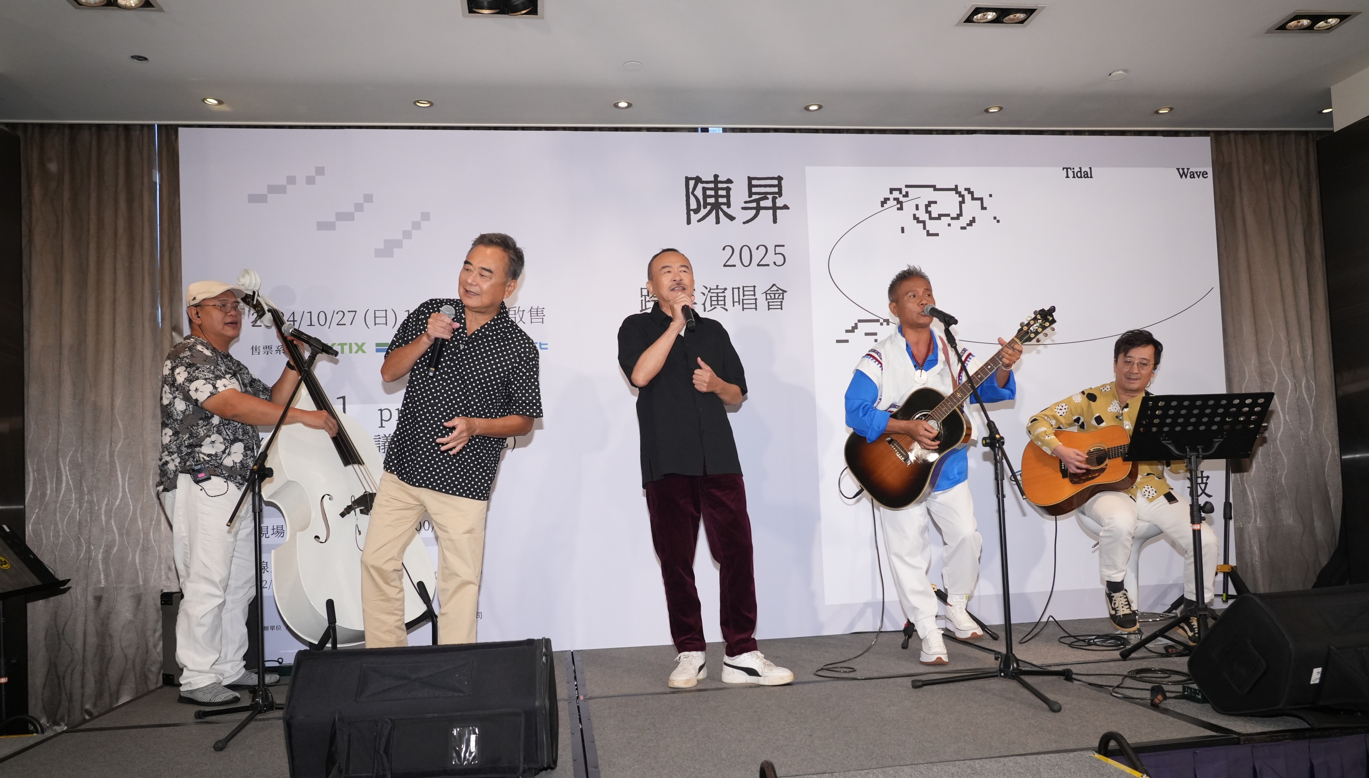 陳昇曾想解散新寶島康樂隊,感嘆:「唱片業無法回來原來的樣子。」