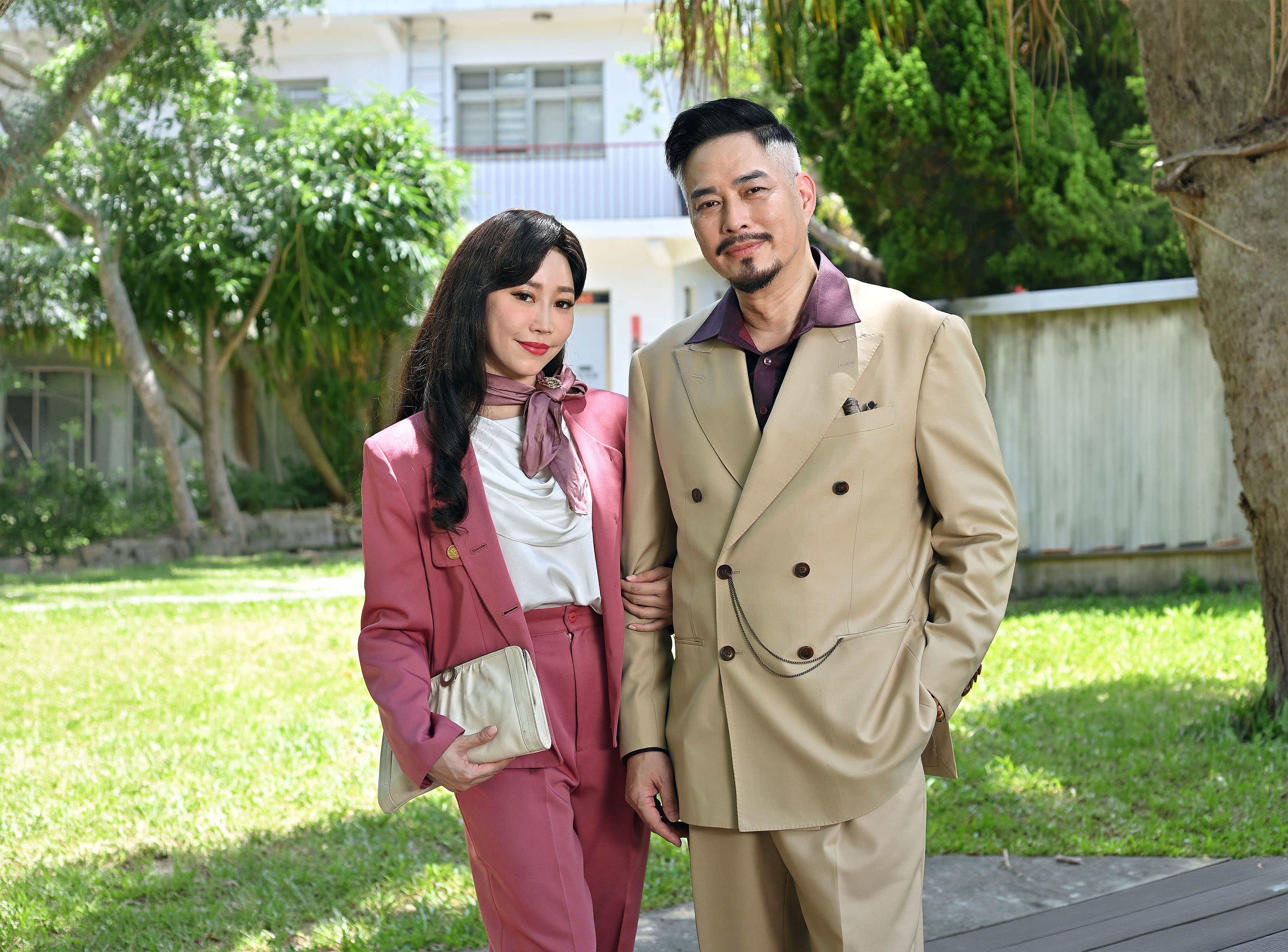 黃露瑤（左）和林健寰（右）加入《寶島西米樂》劇組。（台視提供）