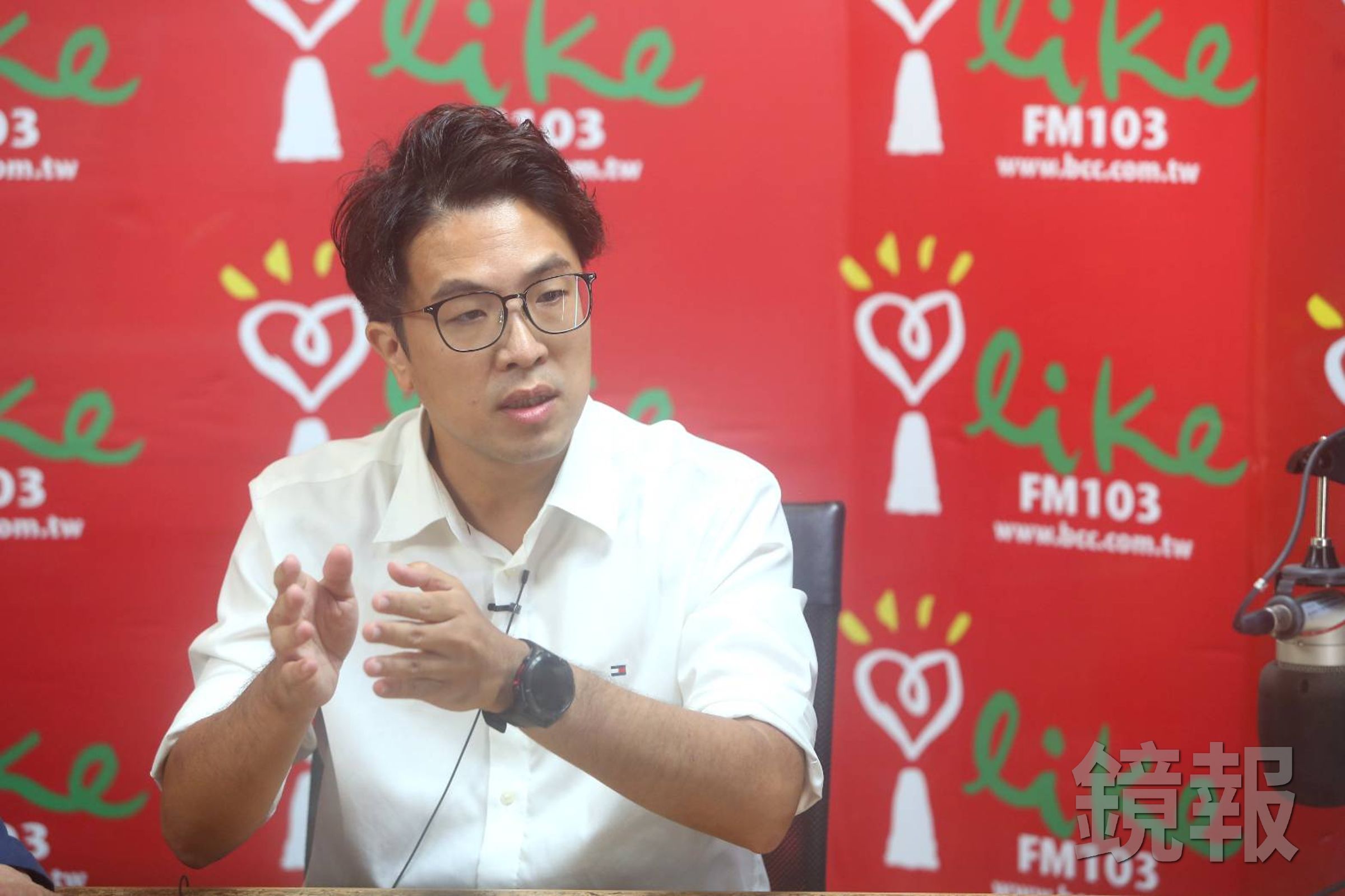沈伯洋又被港媒指控父親在中國經商做生意,中共國台辦要他「自證清白」。(鏡報姜永年)