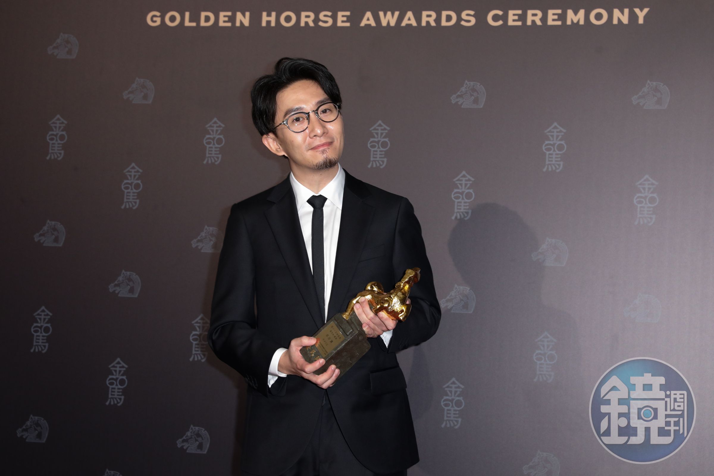 香港導演卓亦謙《年少日記》拿下金馬獎新導演獎,他說:「希望這部電影能讓留下來的人互相擁抱。」