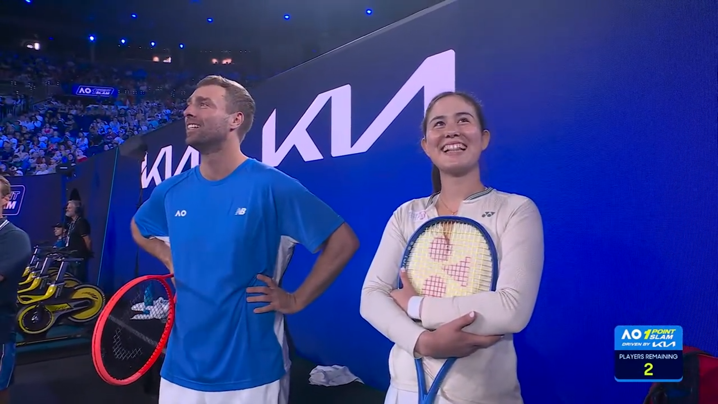 喬安娜在決賽中敗給史密斯(左),但仍圈粉無數。(翻攝 Australian Open YouTube頻道)