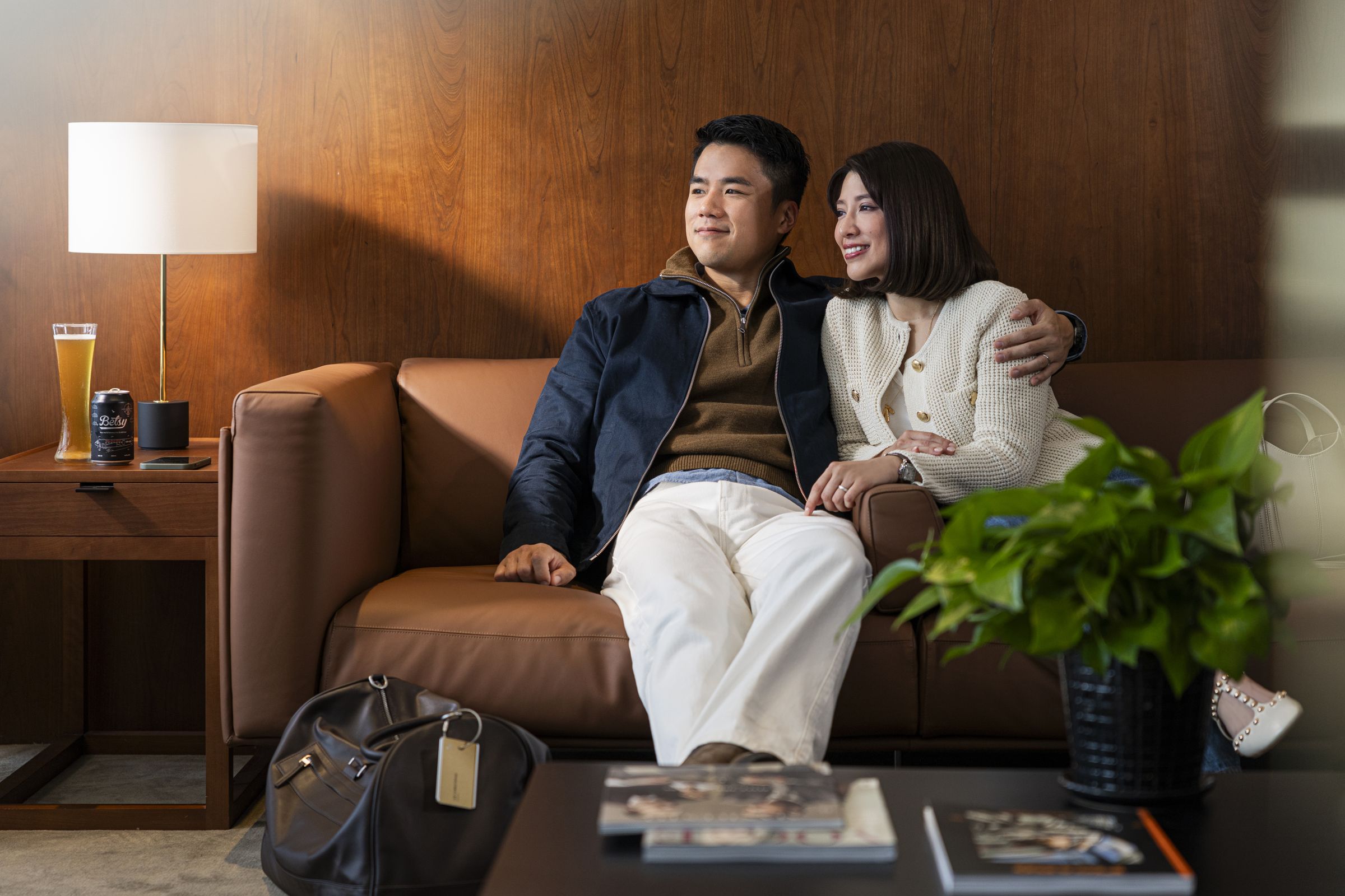 情侶出遊也可在貴賓室享受片刻悠閒。(國泰航空提供)