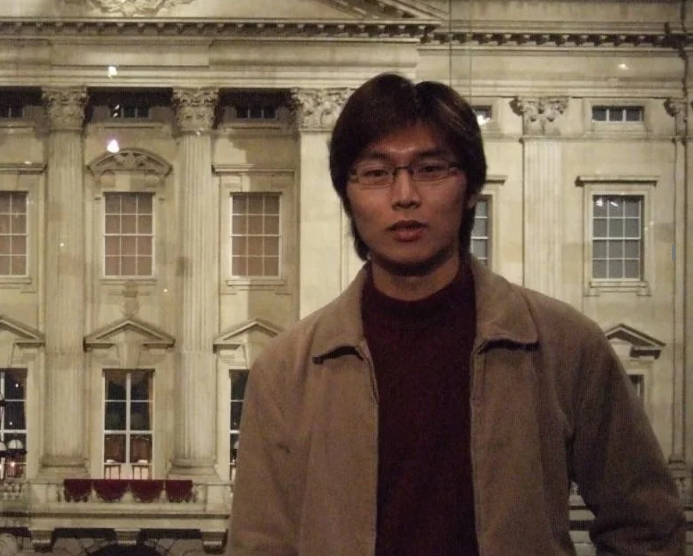 「家樂福員工」陳彥廷在民眾黨初選擊敗黃國昌子弟兵，引發議論。（民眾黨）