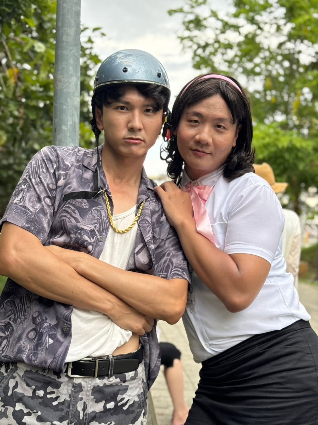 阿翰首度演出戲說台灣十分新鮮，和李威鴻合作有默契。翻自李威鴻臉書 。