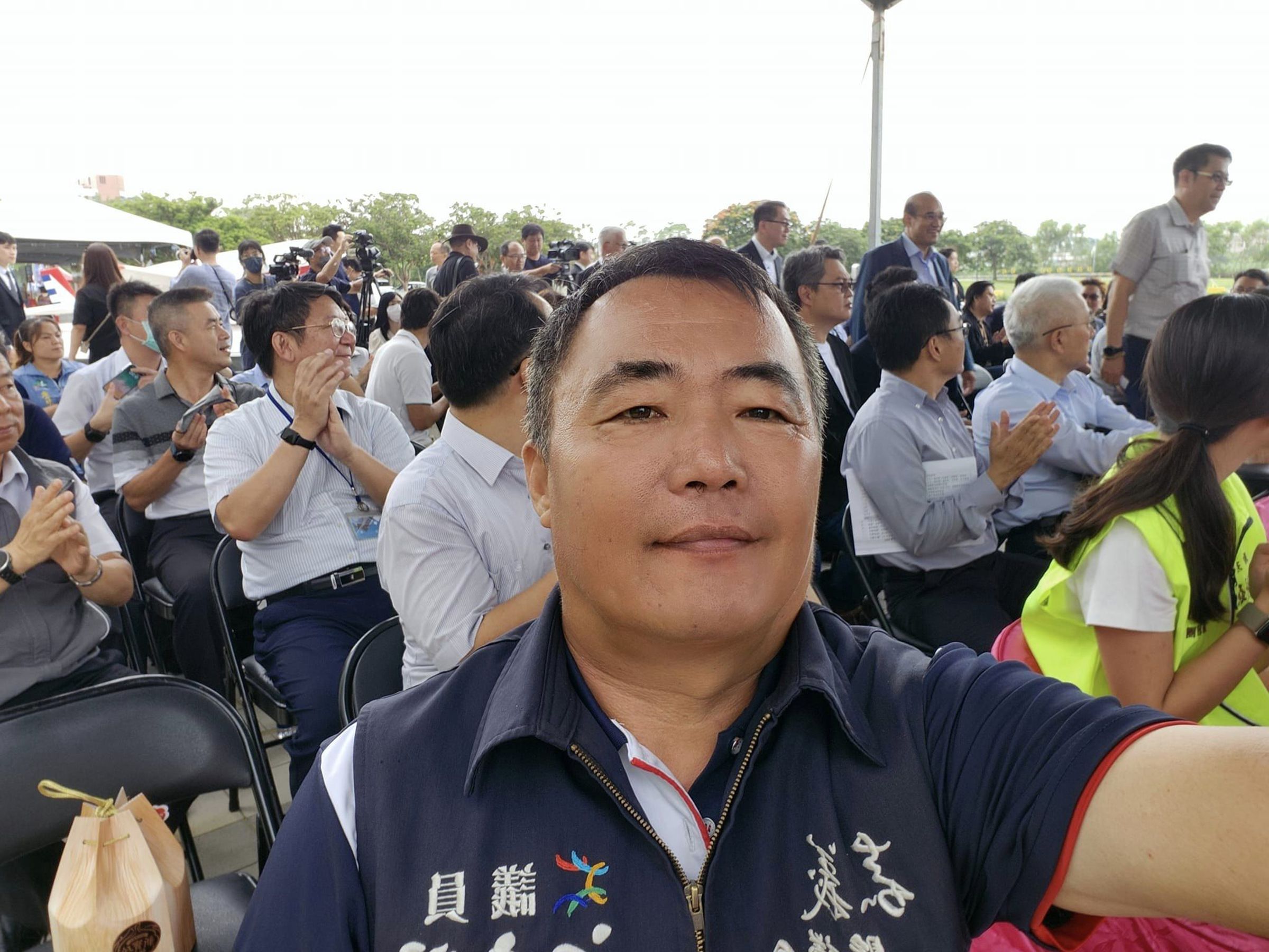 嘉縣議員江志明被控施壓台鐵站務員,他發聲喊冤稱自己是公親變事主,直呼無奈。(翻攝自江志明臉書)