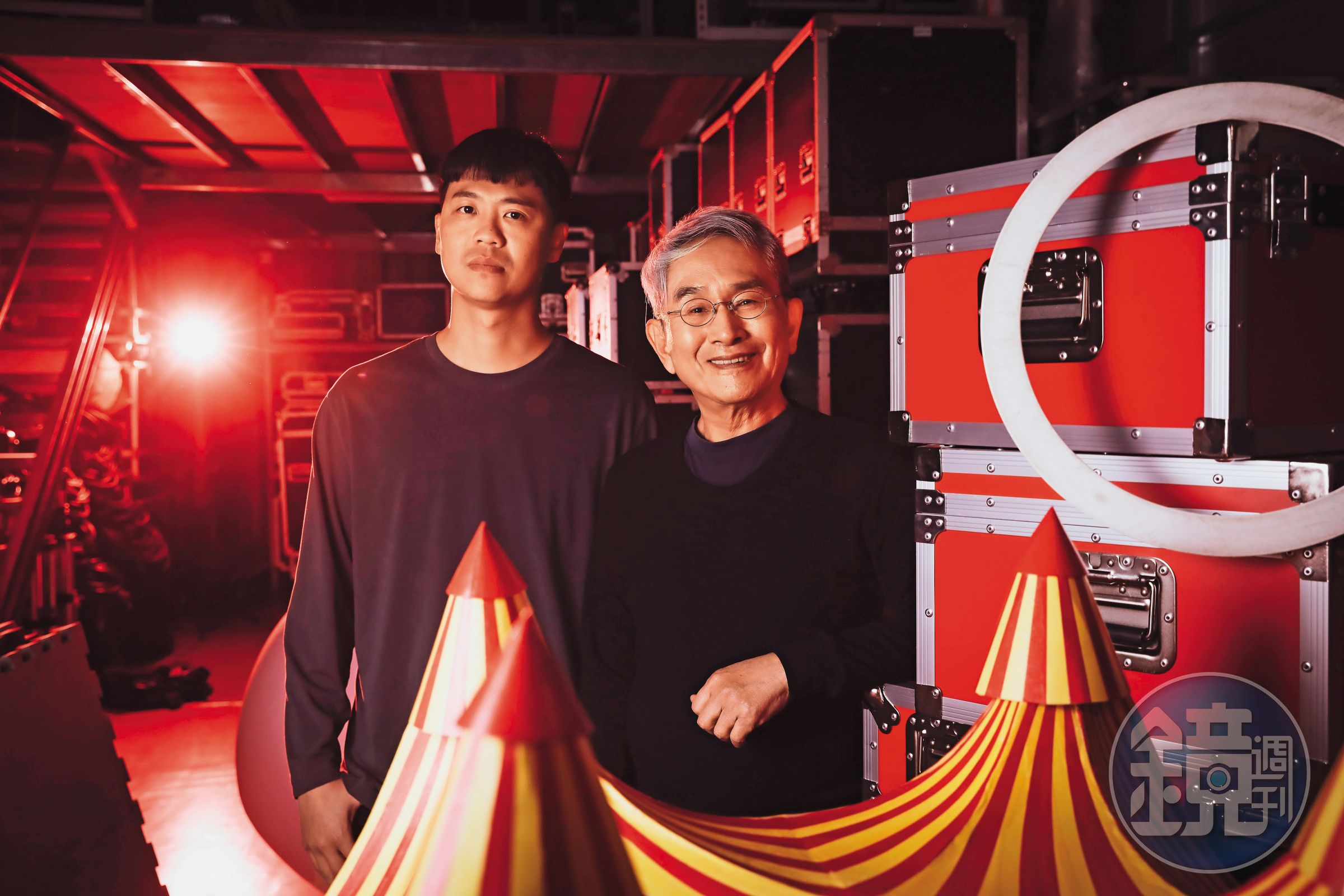雲門舞集創辦人林懷民(右)攜手FOCASA團長林智偉(左),打造台灣首齣馬戲帳篷定目劇《幾米男孩的100次勇敢》。