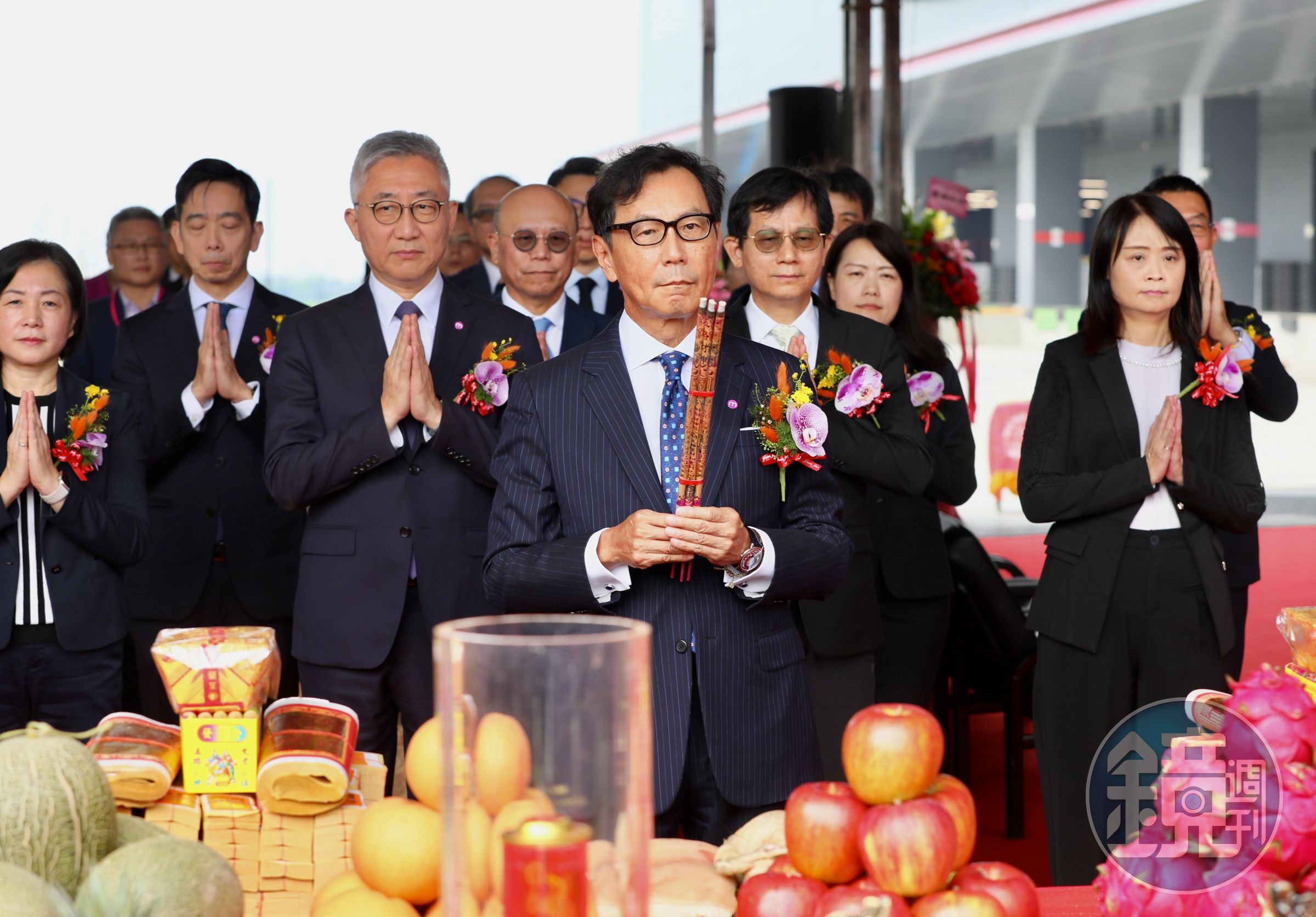 蔡明忠不畏統一火拚電商市場,宣布momo南台灣最大倉儲正式啟用。