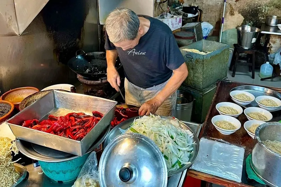老饕歡呼！台南48年名店「阿江鱔魚」不關了　老闆喜曝姪子接班「整修後回歸」