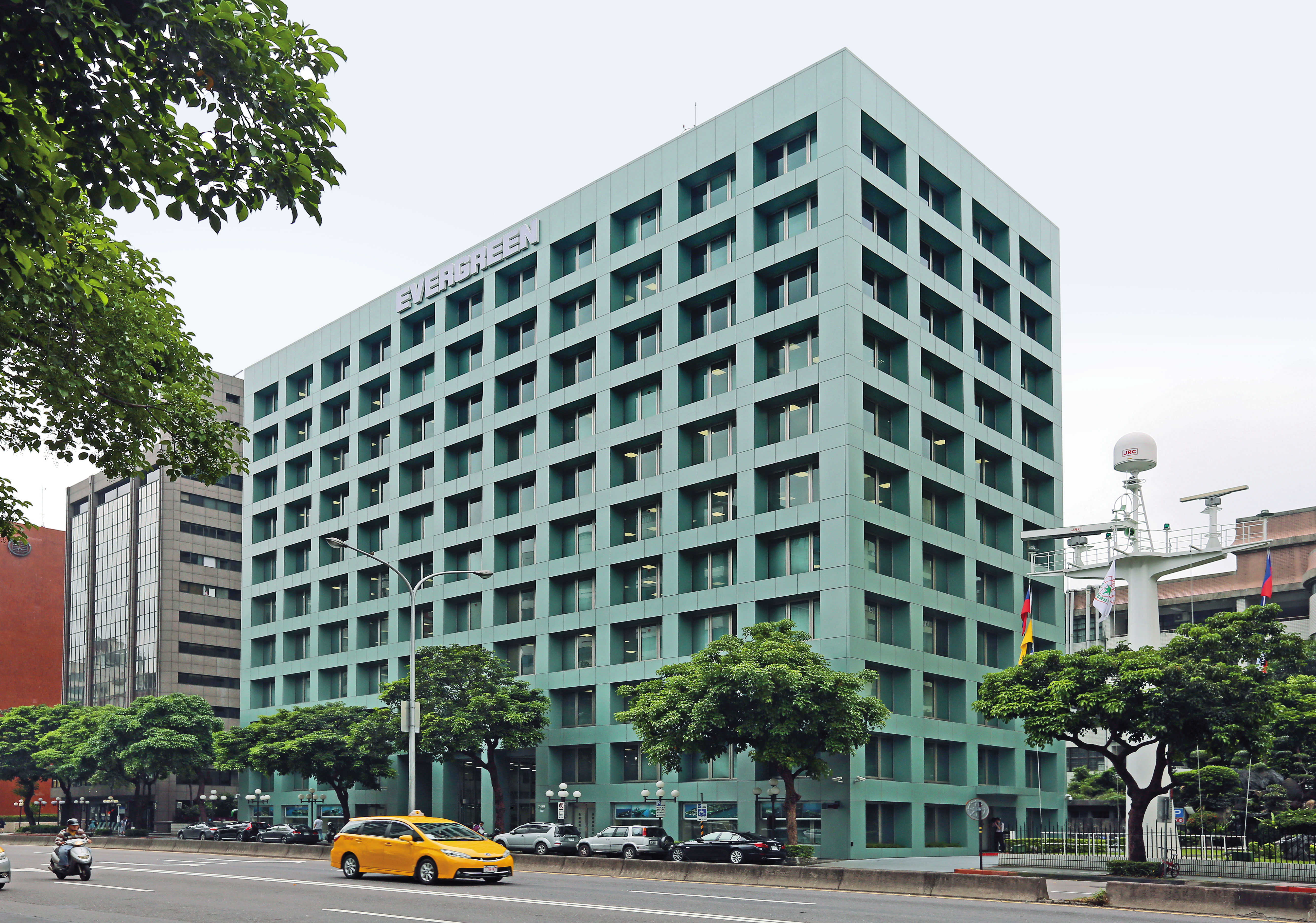 長榮國際過去在長榮集團裡，有台灣控股公司地位。