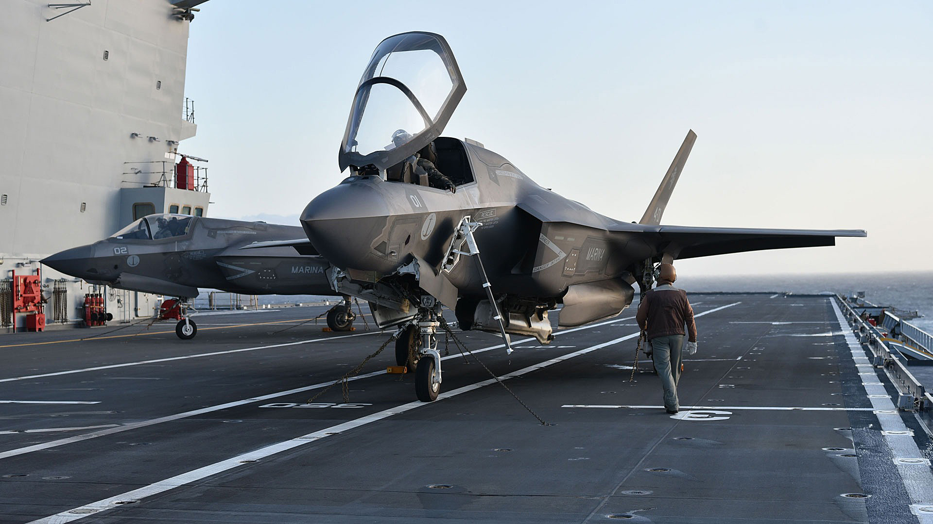 義大利海軍航空隊擁有艦載旋翼與垂直起降戰機，負責巡邏、反潛與空中打擊等任務。