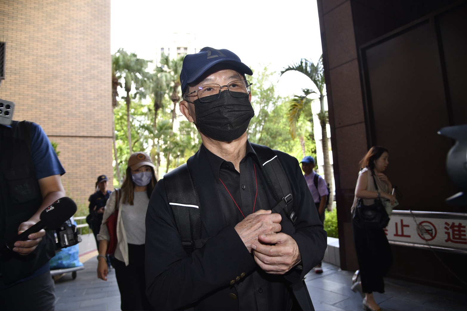 已認罪的台北市前副市長彭振聲今出庭作證，預計接受檢察官及柯文哲等被告及律師詰問5.5小時。（鏡報李智為）