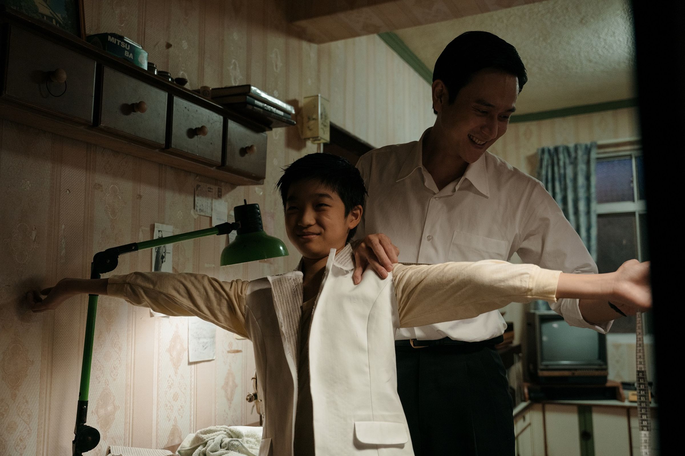 《老狐狸》的白潤音被讚「後生可畏」,與演他爸爸的劉冠廷都是影帝遺珠。(華映娛樂提供)