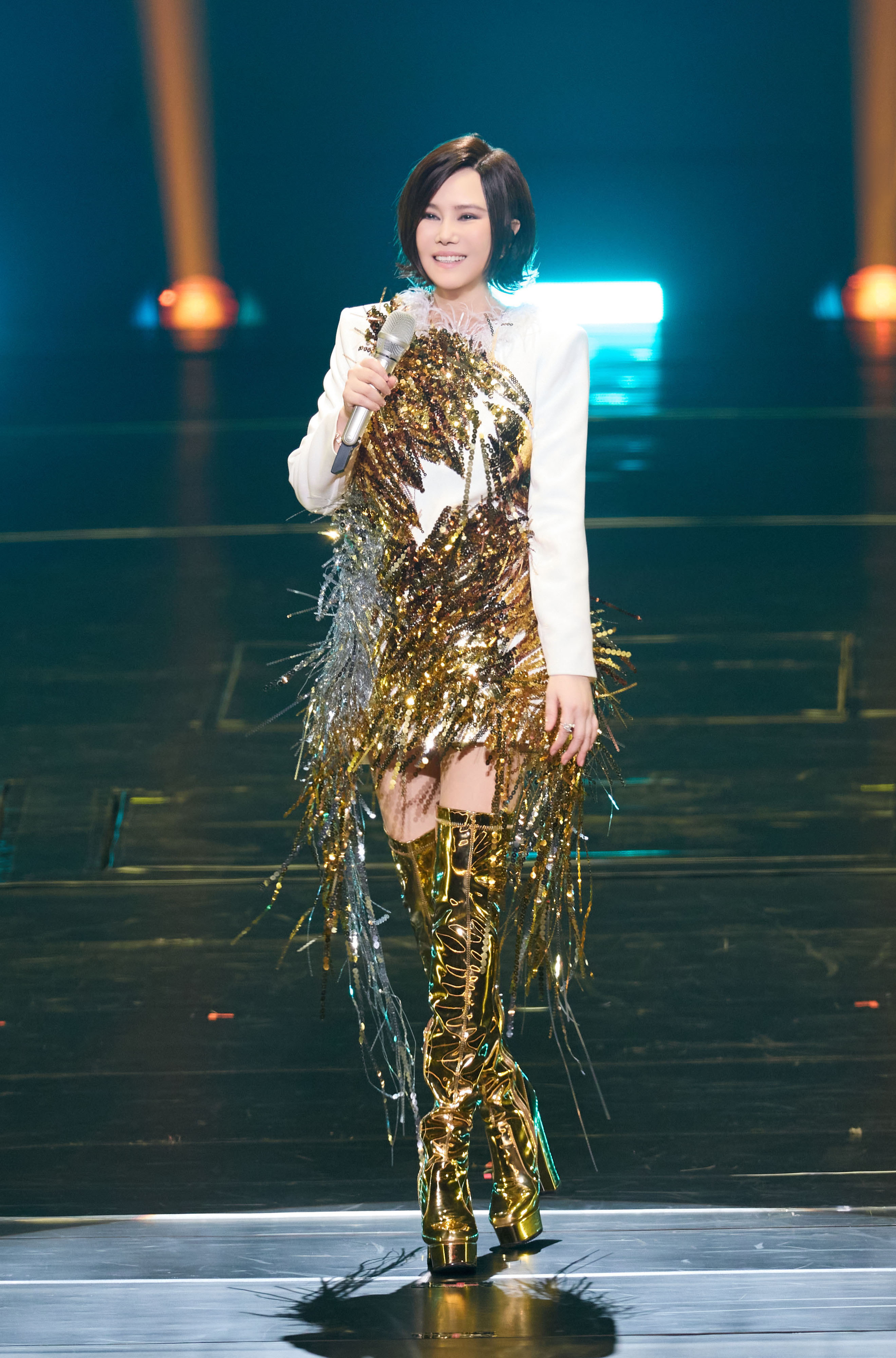 江蕙擁有多首膾炙人口的歌曲，描寫你我關於愛、恨、喜及憂等人生百態。（寬宏藝術提供）