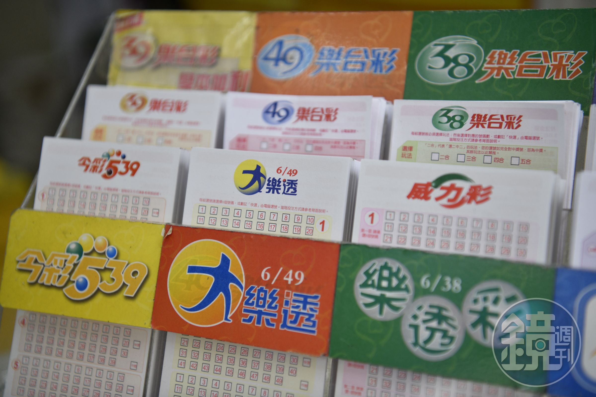 美國一名21歲加油站員工,幸運中得2800萬美元(約新台幣8.8億元),近日受訪分享自身經驗。(示意圖,本刊資料照)