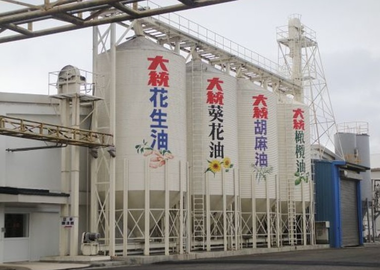 12年前大統長基被查出違法添加、禁用的銅葉綠素黑心混油案。（翻攝自維基百科）