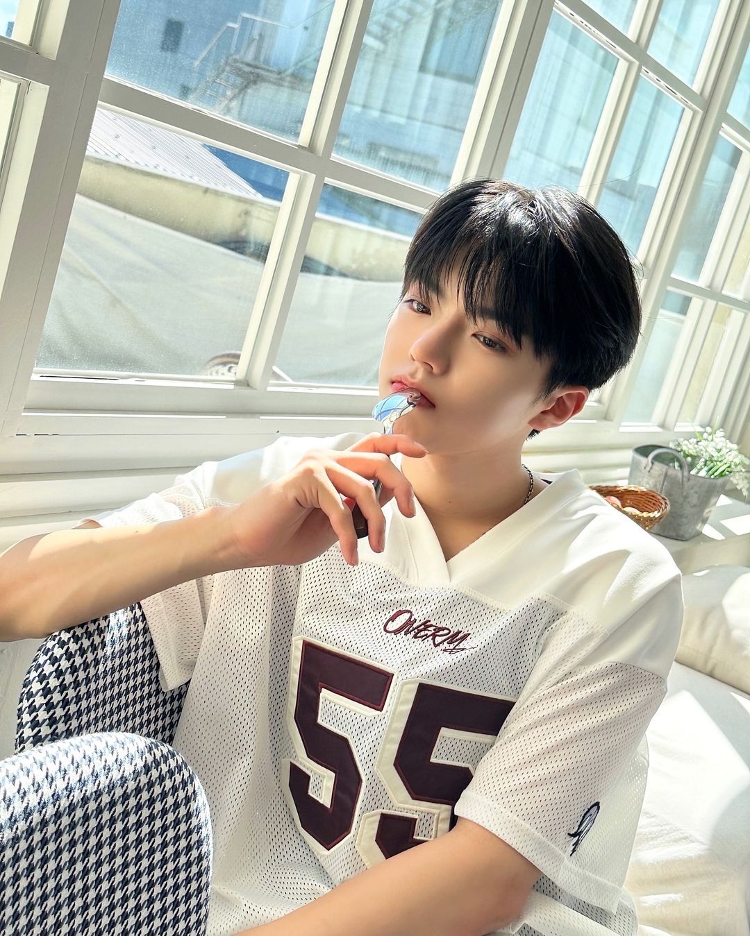 ALL(H)OURS年紀最小的成員ON:N今年才17歲，還在成長期的他食量驚人。（翻攝ALL(H)OURS INS）