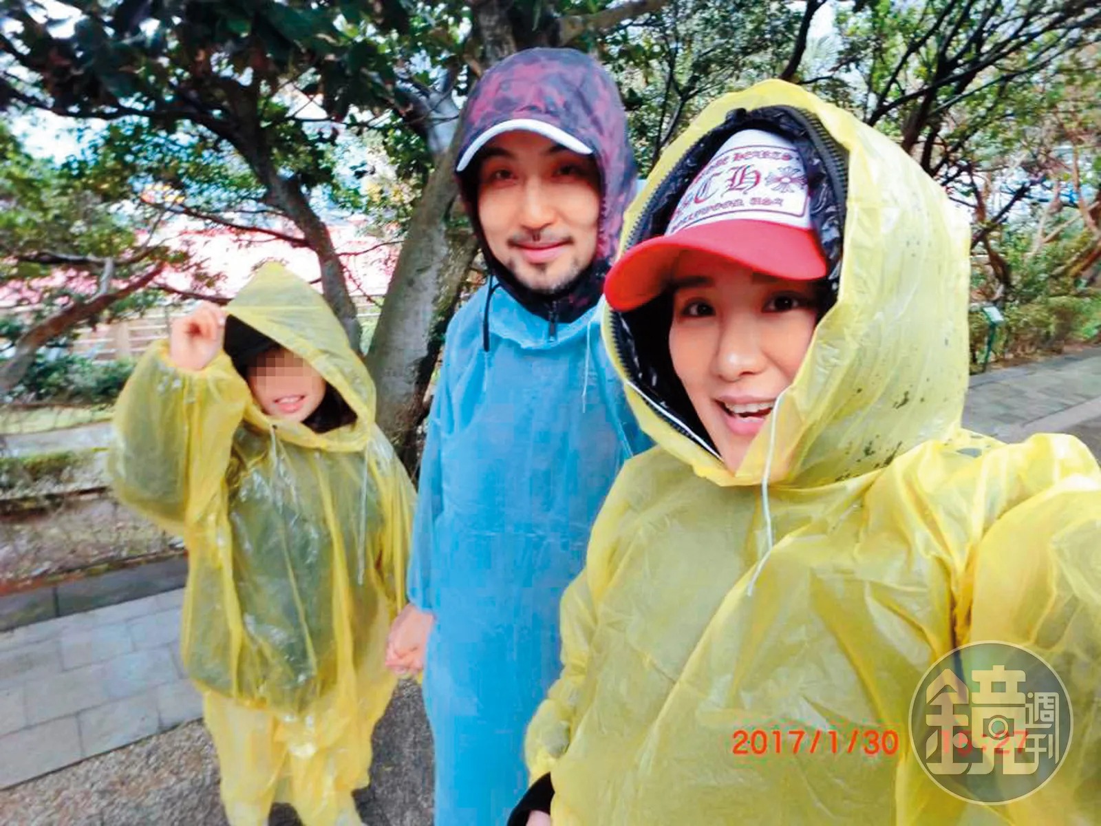 小禎與前夫李進良12年婚姻有7年處於分居狀態，期間女兒多由小禎撫養。（翻攝小禎臉書）