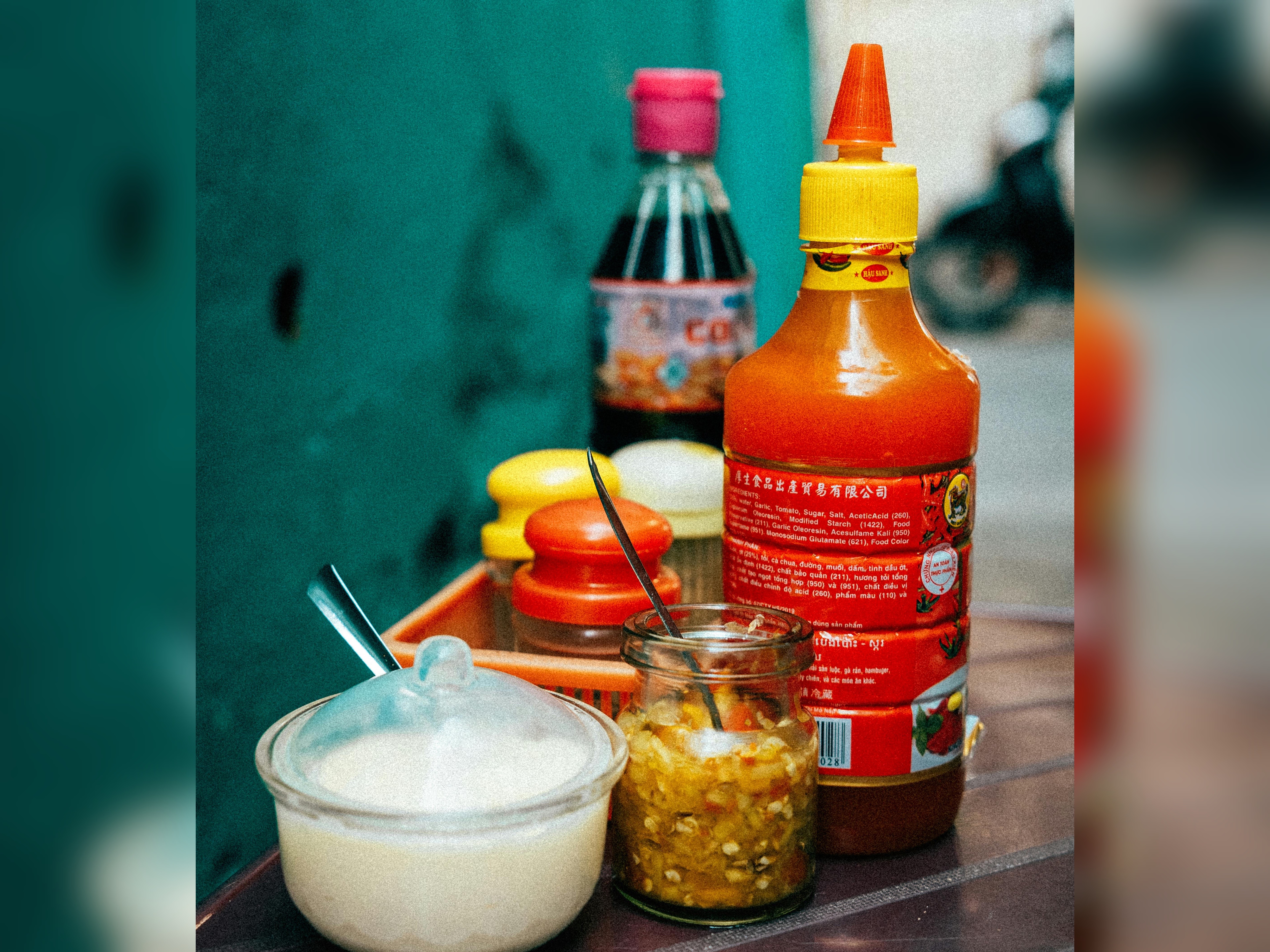 國人吃東西愛沾醬，但醫師揭5大傷腎醬料排行，提醒要注意對腎臟的負荷，圖為醬料示意圖。（翻攝自Pexels圖庫）