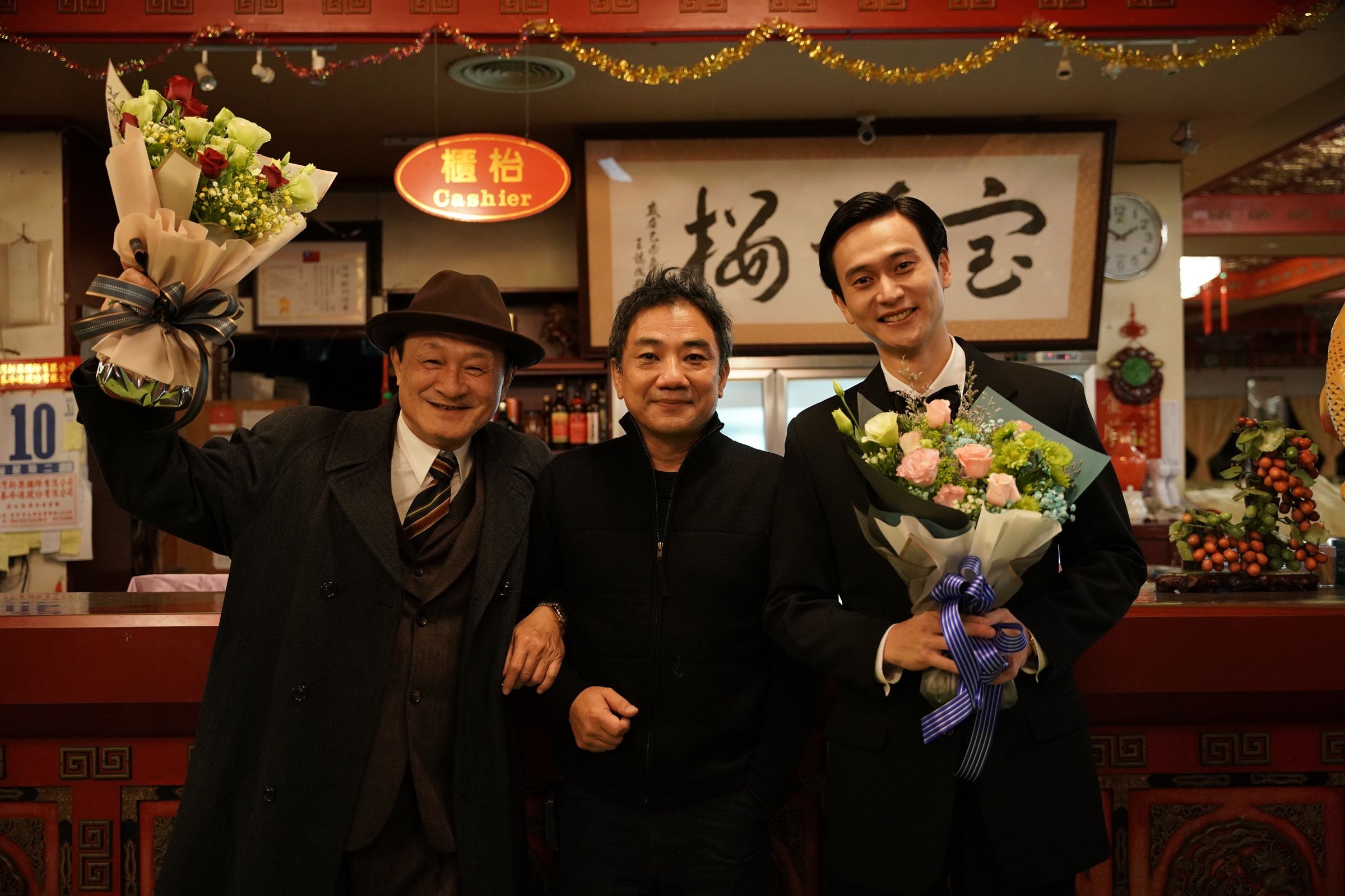 《老狐狸》入圍最佳男配角陳慕義(左起)、入圍最佳導演的蕭雅全、以及男主角劉冠廷。(華映娛樂提供)