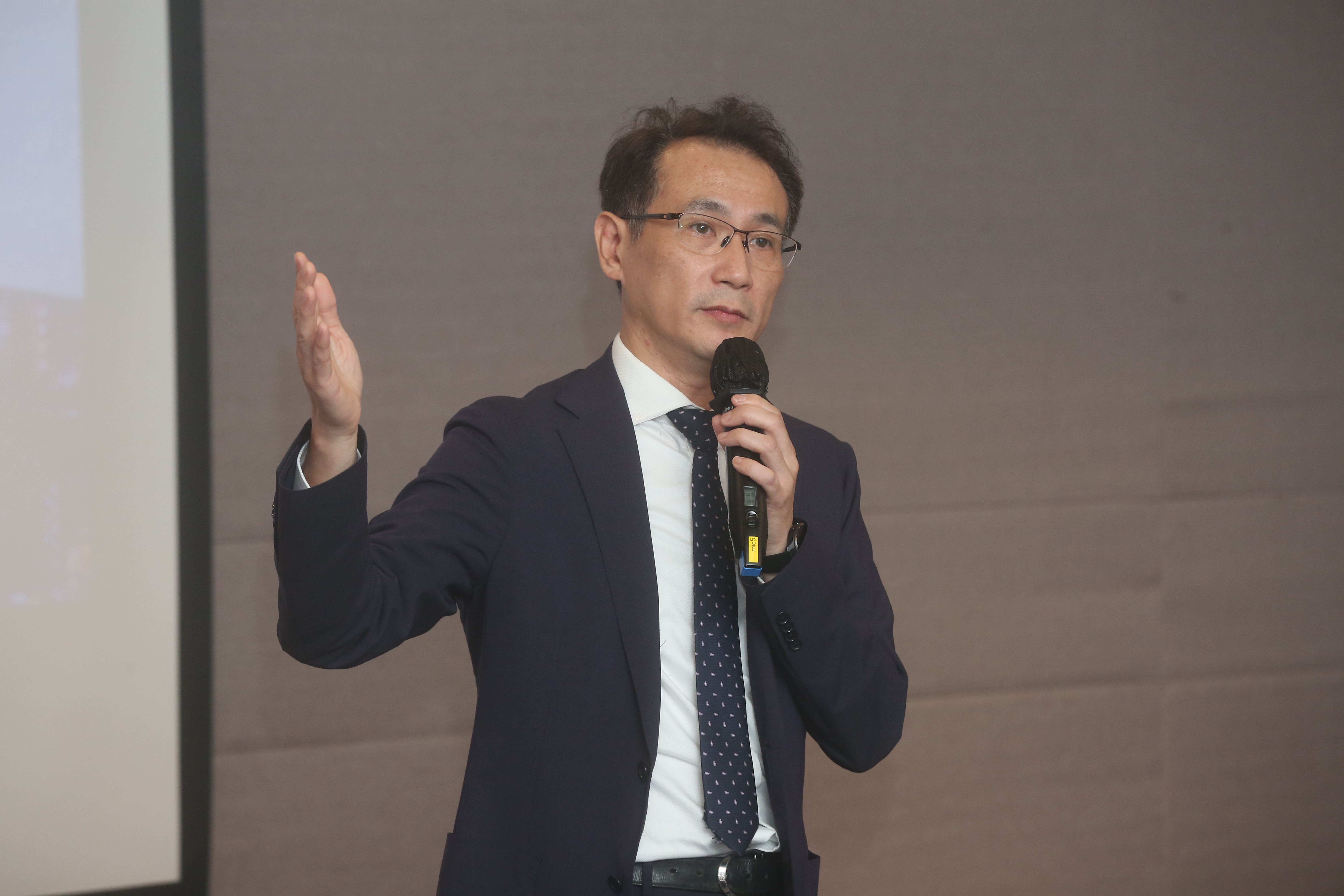 鄭運鵬接任台灣世曦董座，卻遭民眾黨新竹縣代表酸是酬庸至上，搞錯其學經歷。（本刊資料照）