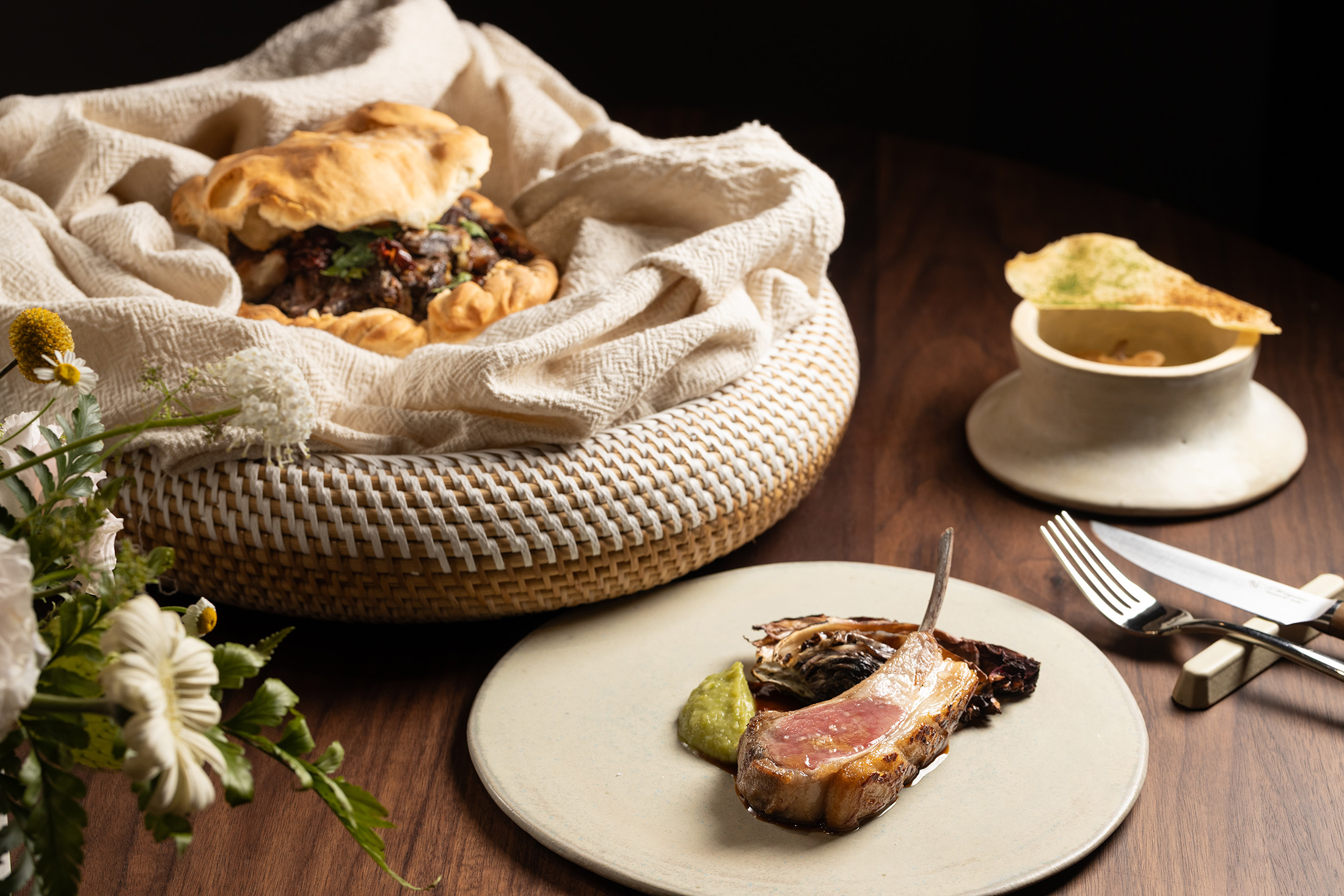 2026年3月開幕的「Nove」餐廳，由主廚劉宴瑜領軍，她把頂級餐廳的料理精準，融合義大利地方菜餚的風土滋味，用餐桌上的美味佳餚分享旅行故事。