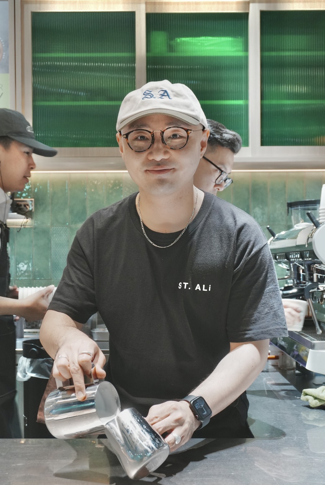 ST. Ali台籍首席咖啡師Alan Wang快閃來台，復刻ST. ALi道地的精品澳式咖啡，同時展現品牌理念：「Feels good year round 」。
