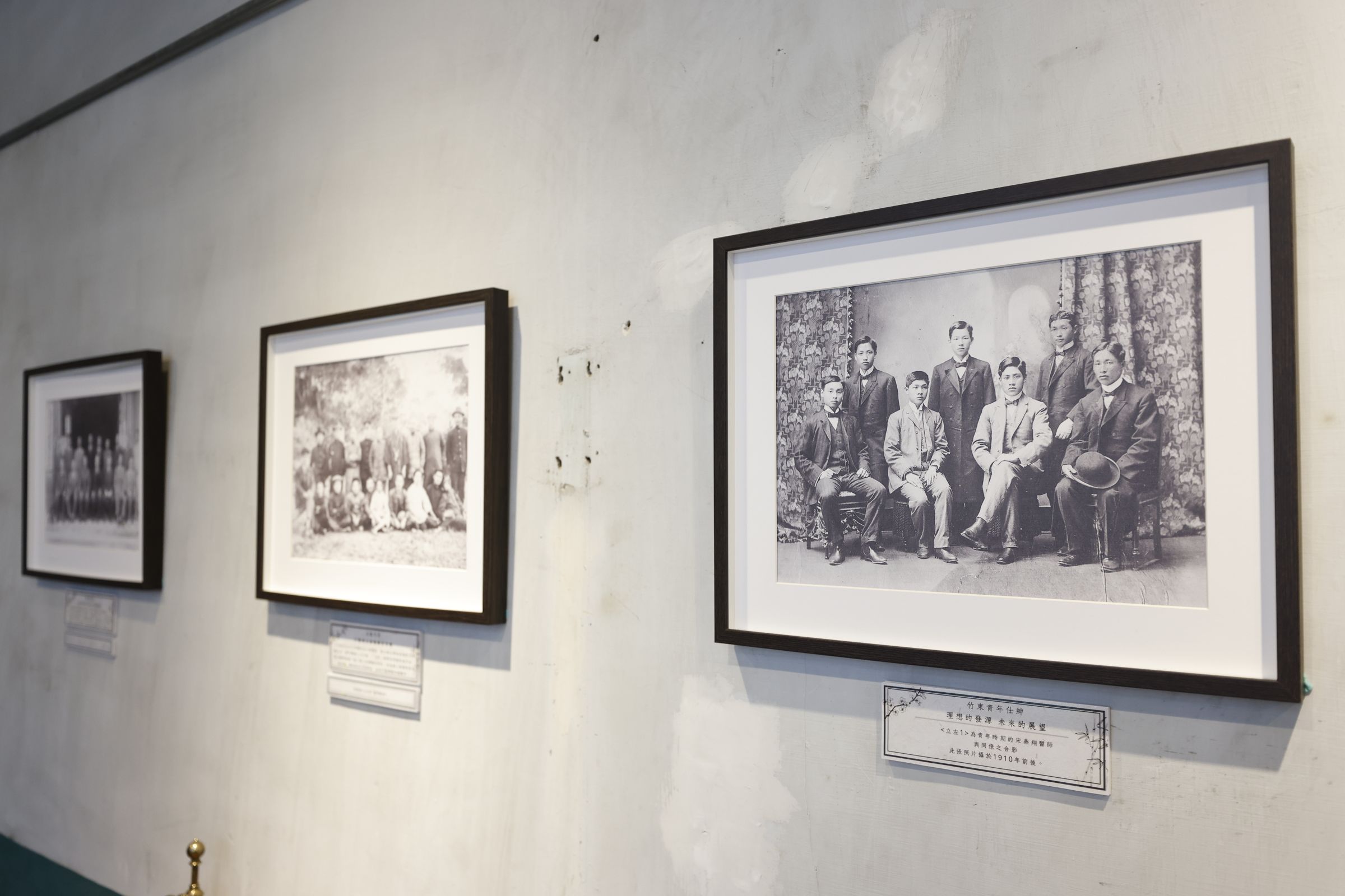 館內展示許多長春1930 Cafeé前身的長春醫院相關老照片。