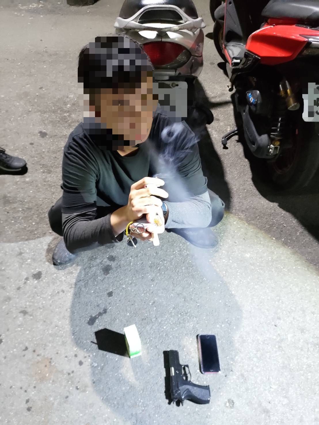 警方將涉嫌砍人、強盜的蔡姓男子逮捕到案。（中正二分局提供）