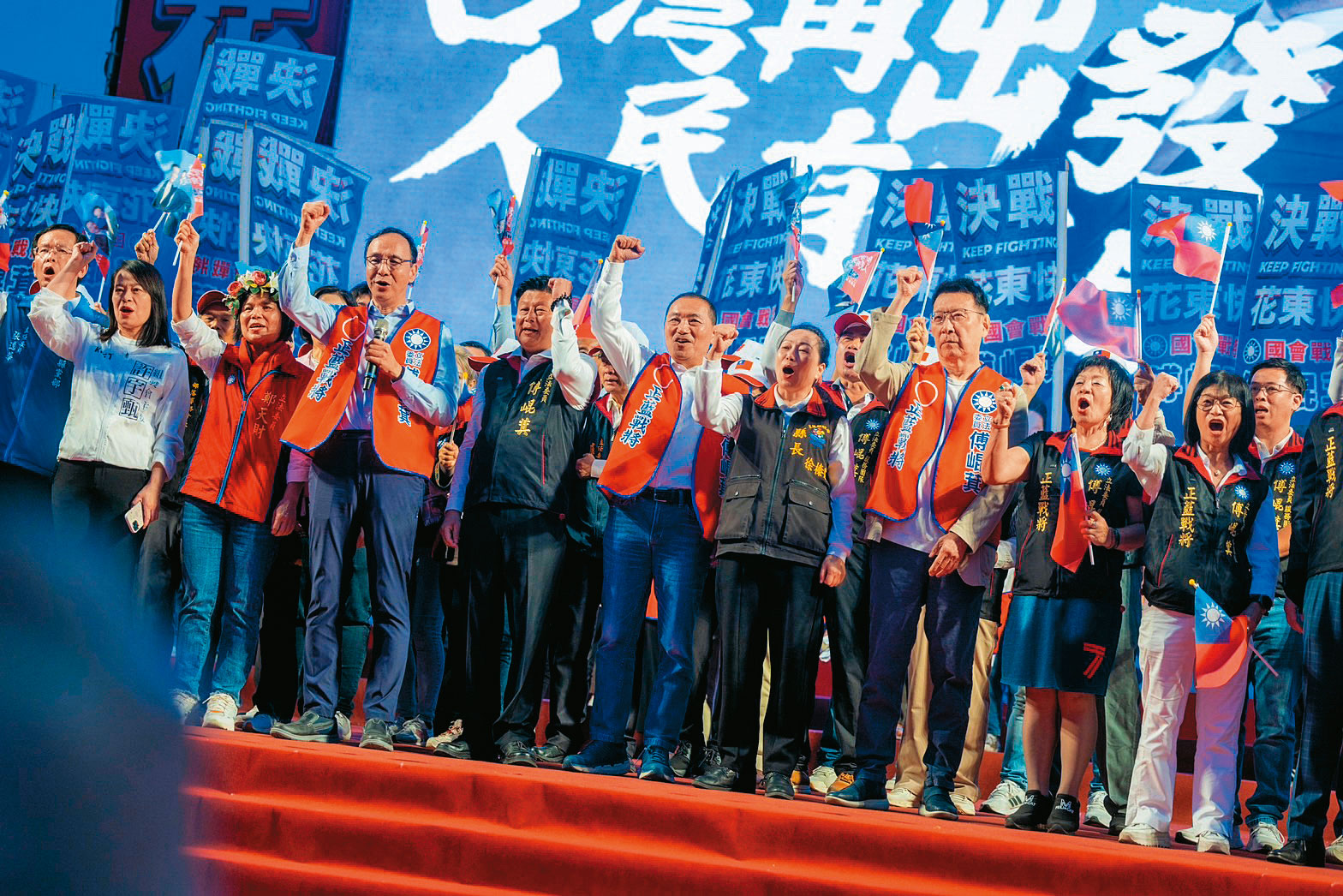 侯趙配出爐後,國民黨舉辦多場大型造勢,帶動藍軍歸隊。圖為10日花蓮造勢。(侯友宜團隊提供)