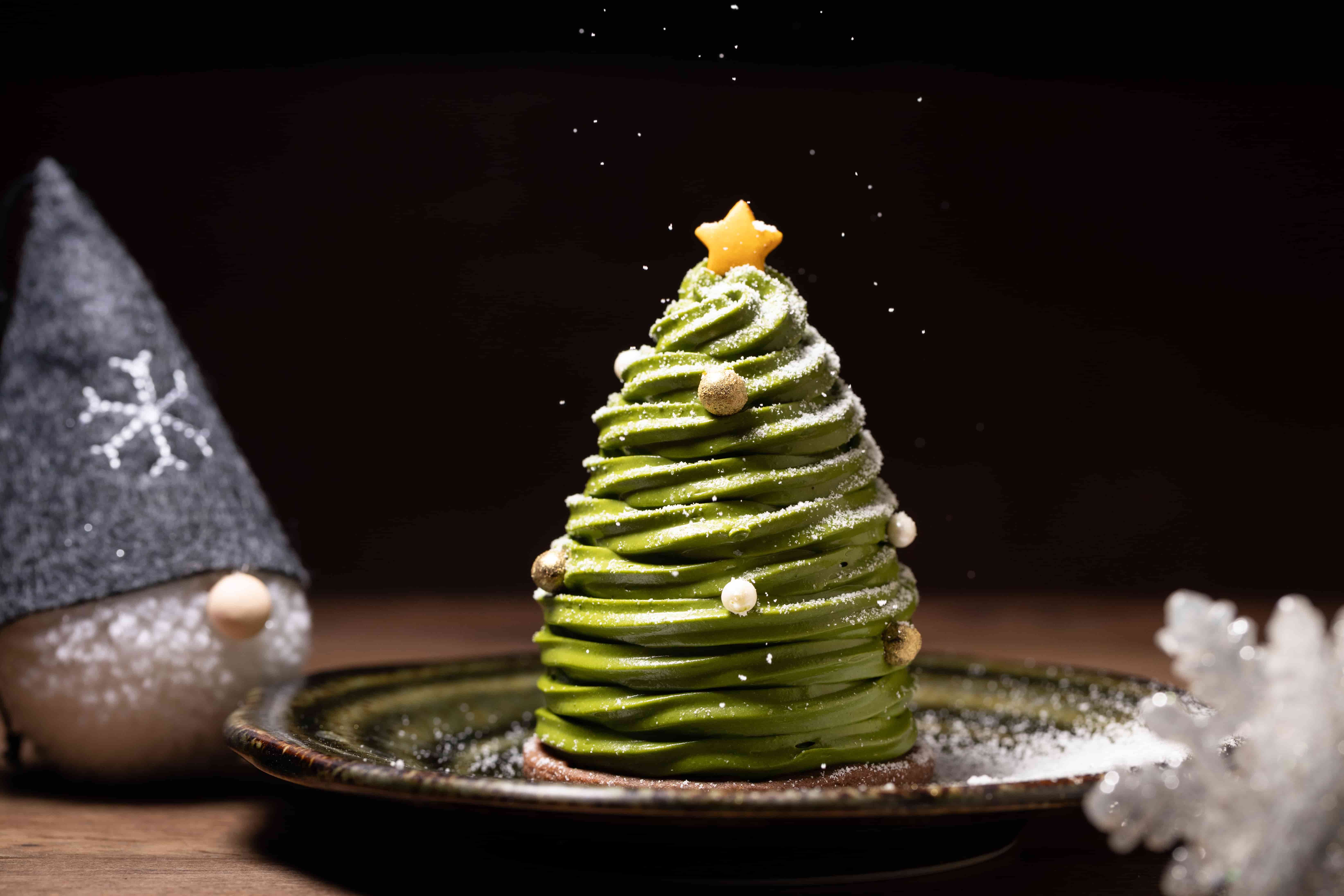 「耶誕樹」是濃苦抹茶與巧克力的經典搭配。（200元／個）