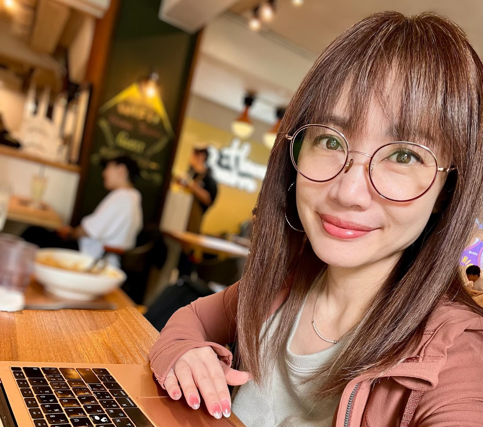 前主播蕭彤雯就在臉書表示罹患「地震後頭暈症候群」。（翻攝自蕭彤雯臉書）