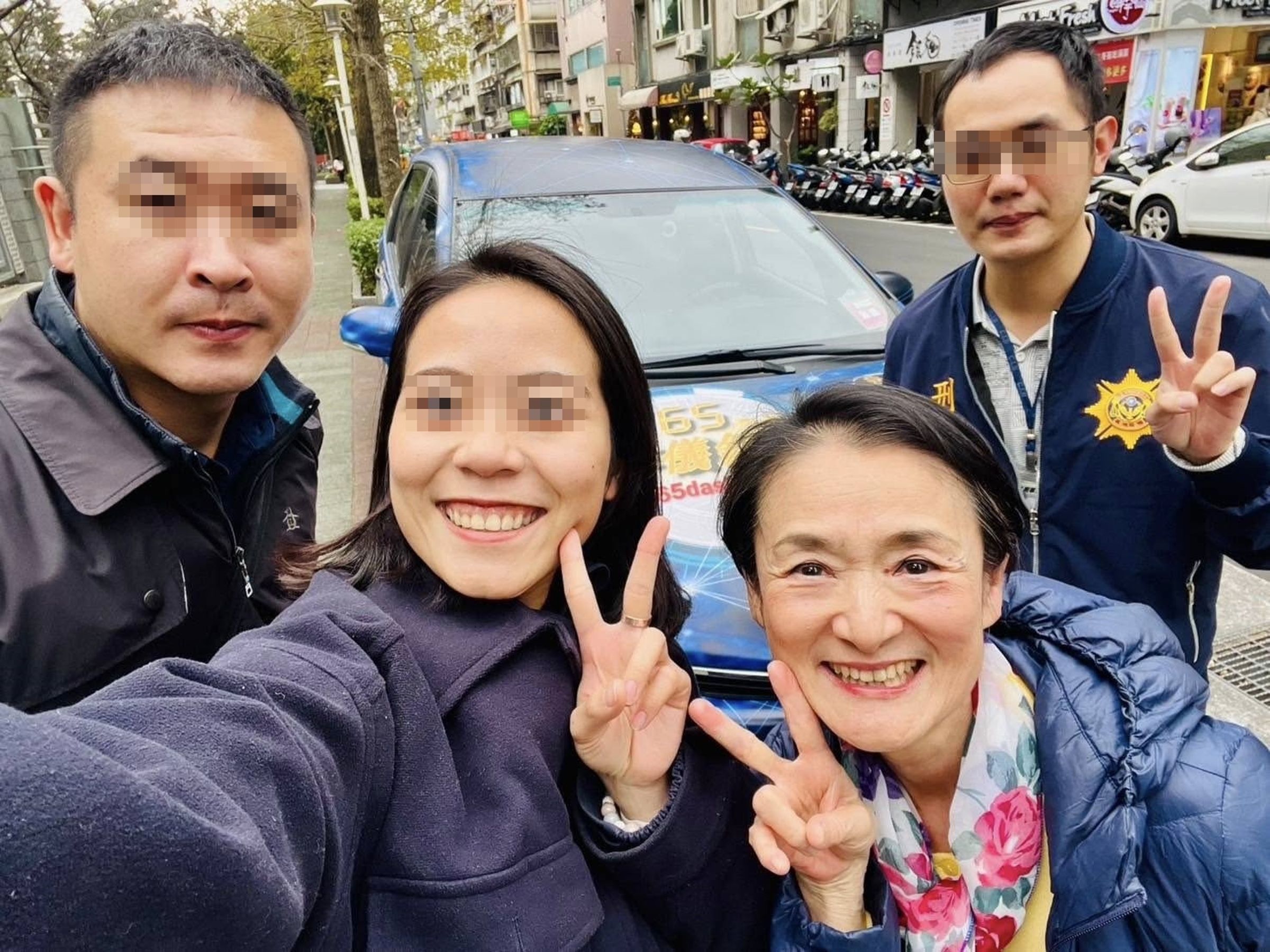 資深藝人譚艾珍與鄭詠心（左二）交情深厚，她在社群平台上悲痛發文。（翻攝自譚艾珍臉書）