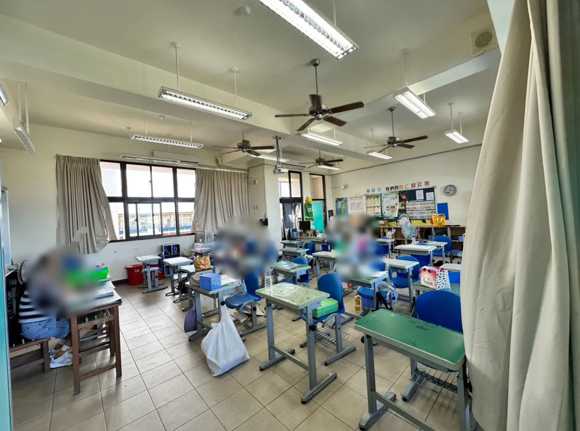 屏東一間國小的教師帶著四年級學生在教室開冷氣烤肉，導致5名孩童一氧化碳中毒送醫。（翻攝畫面）