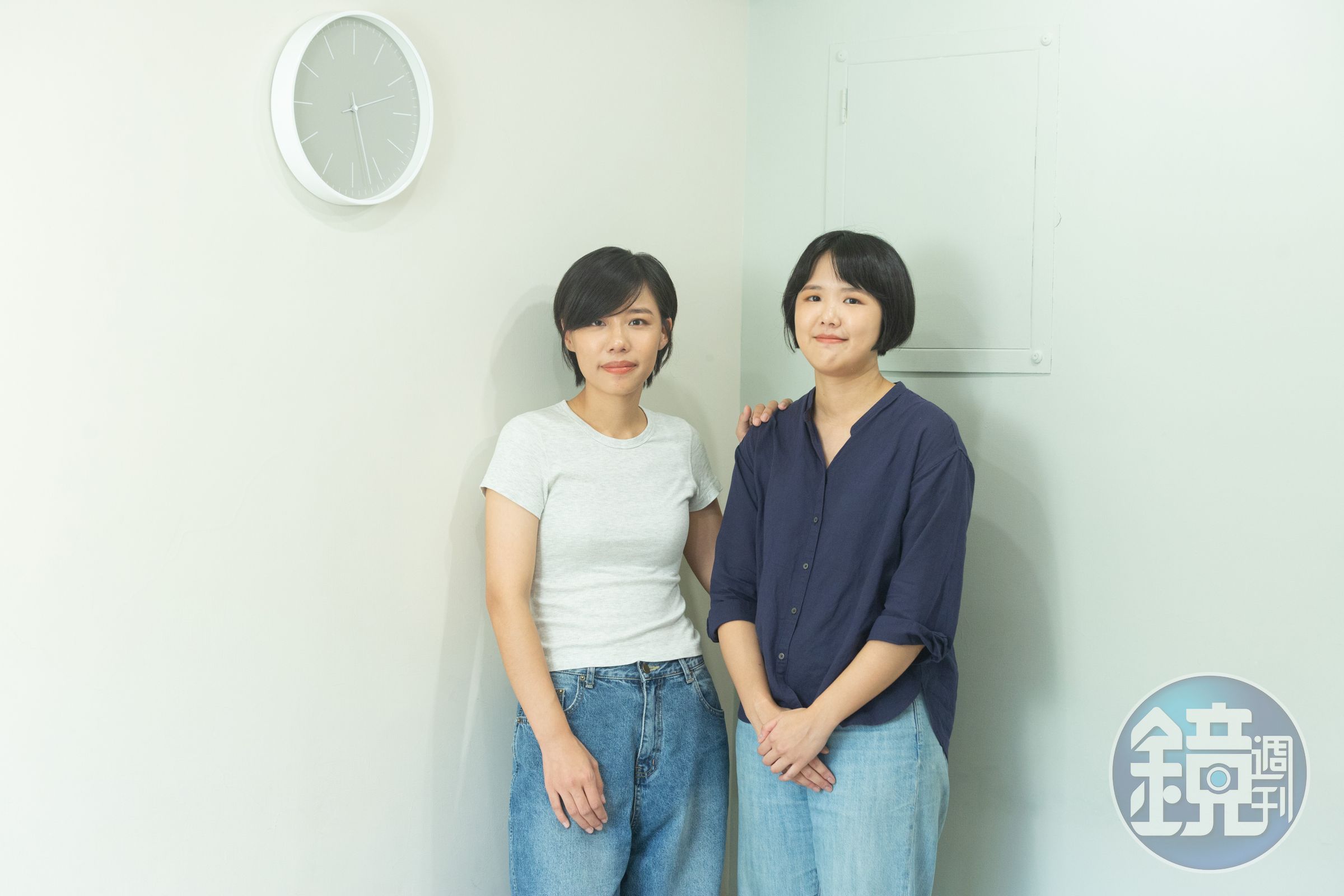 製片陳詠雙(右)於剪輯期加入團隊,與羅苡珊(左)一起參加提案會和工作坊。