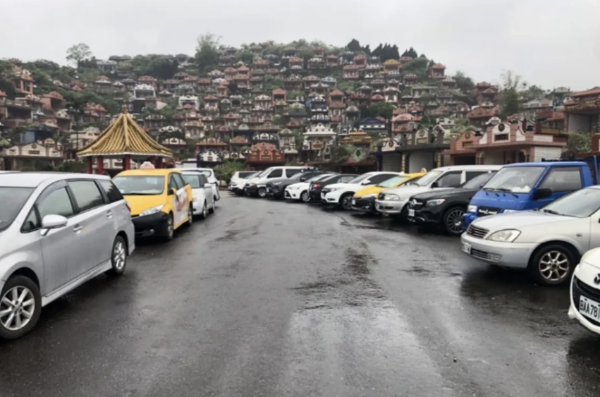 清明掃墓12大禁忌曝光，其中有4生肖今年要慎防「容易卡到陰」。（示意圖；瑞芳分局提供）