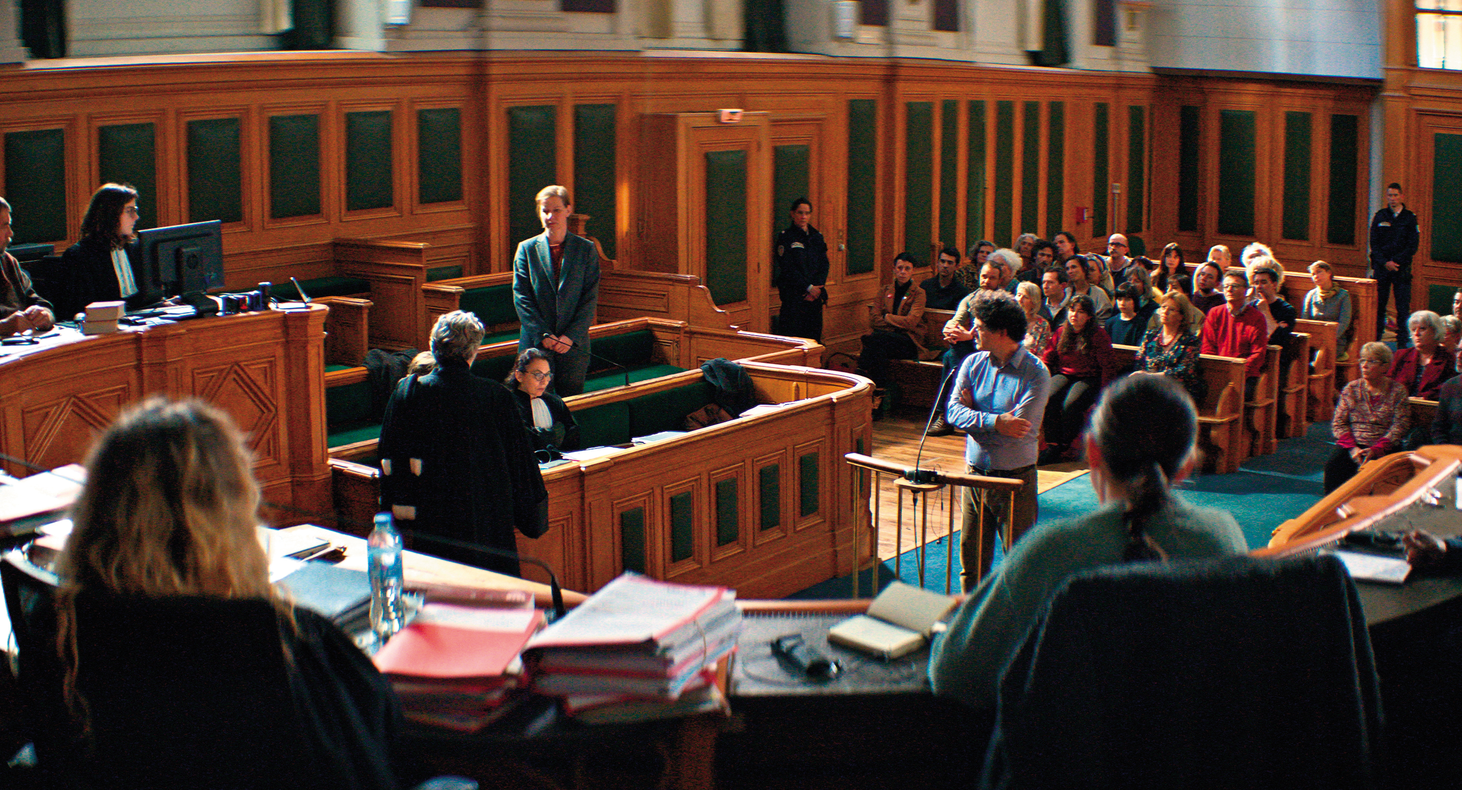 本以為純屬意外的墜樓案件，警方偵辦後發現案情不單純，死者遺孀成了最大嫌疑人。（好威映象提供）