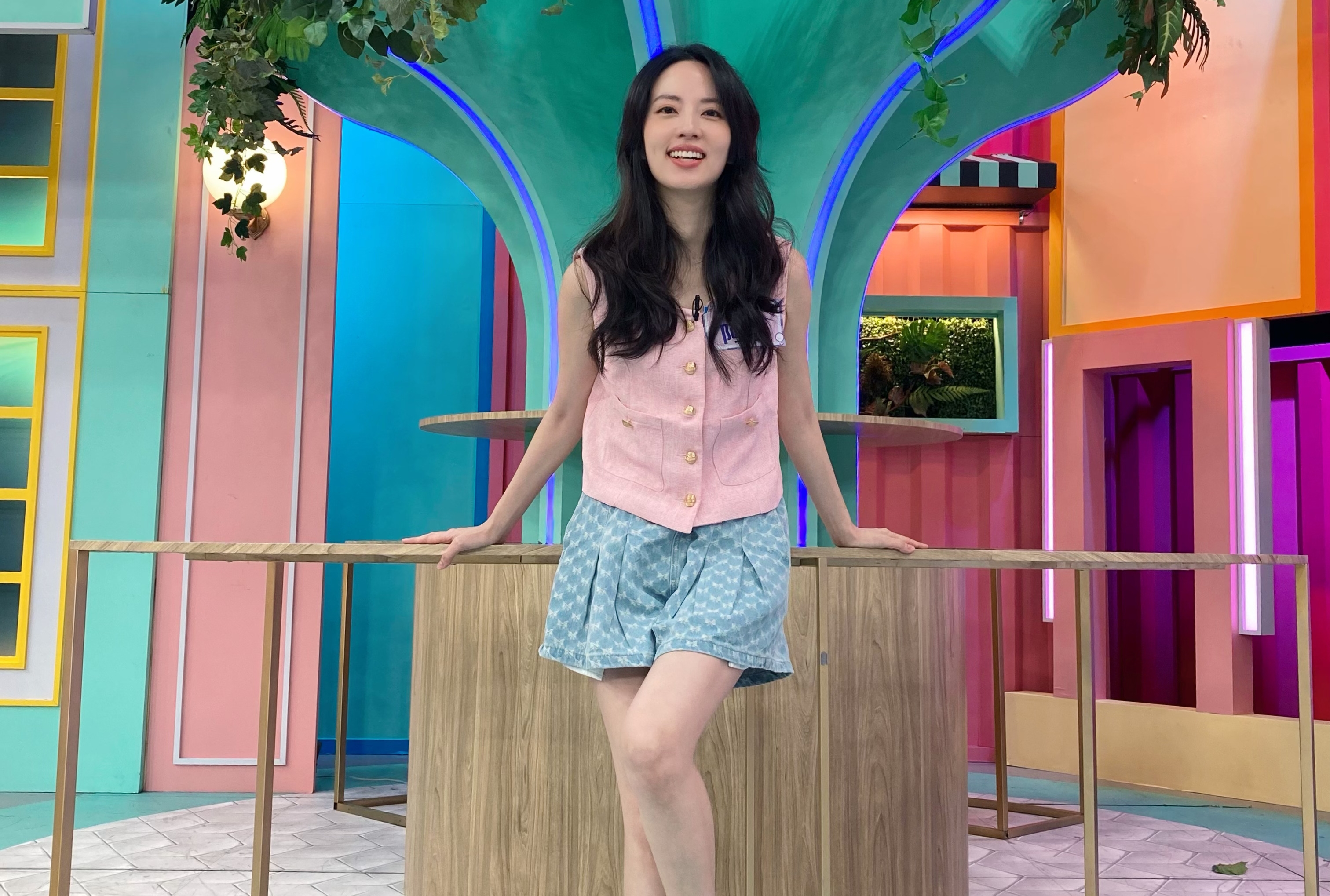 阿諾煎牛排竟引發火災。（光意娛樂提供）